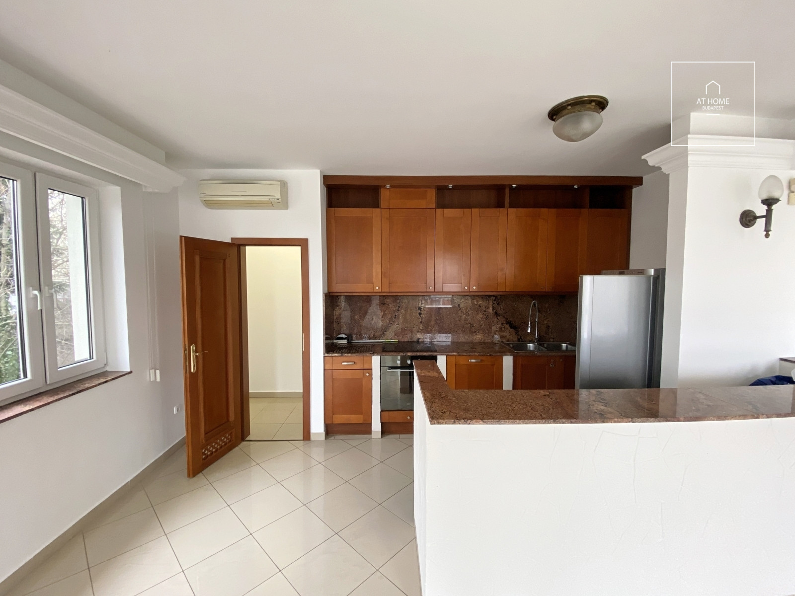 Greenbelt Three-Bedroom Apartment for Rent in Budapest’s 12th District, Kútvölgy