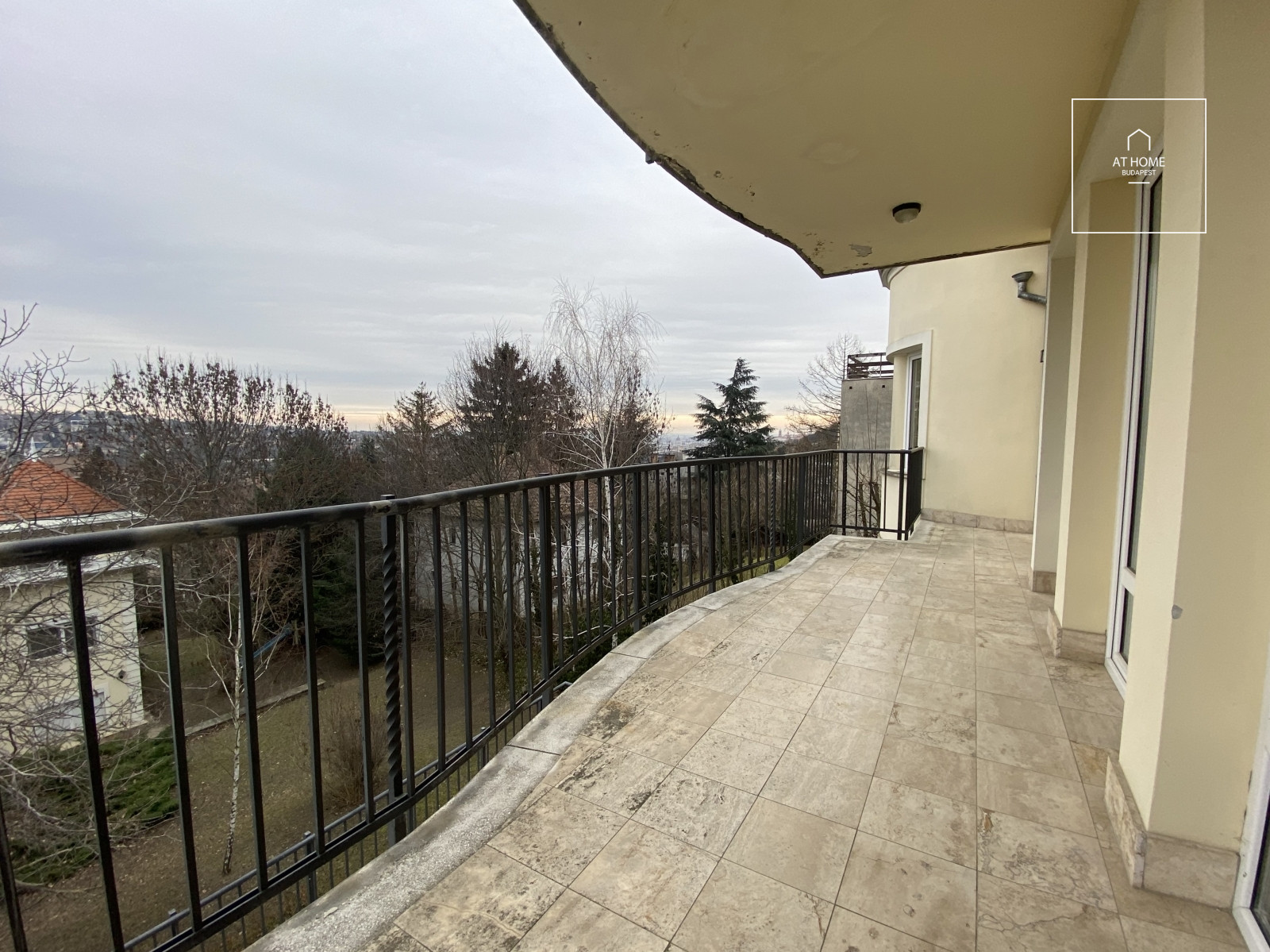 Greenbelt Three-Bedroom Apartment for Rent in Budapest’s 12th District, Kútvölgy