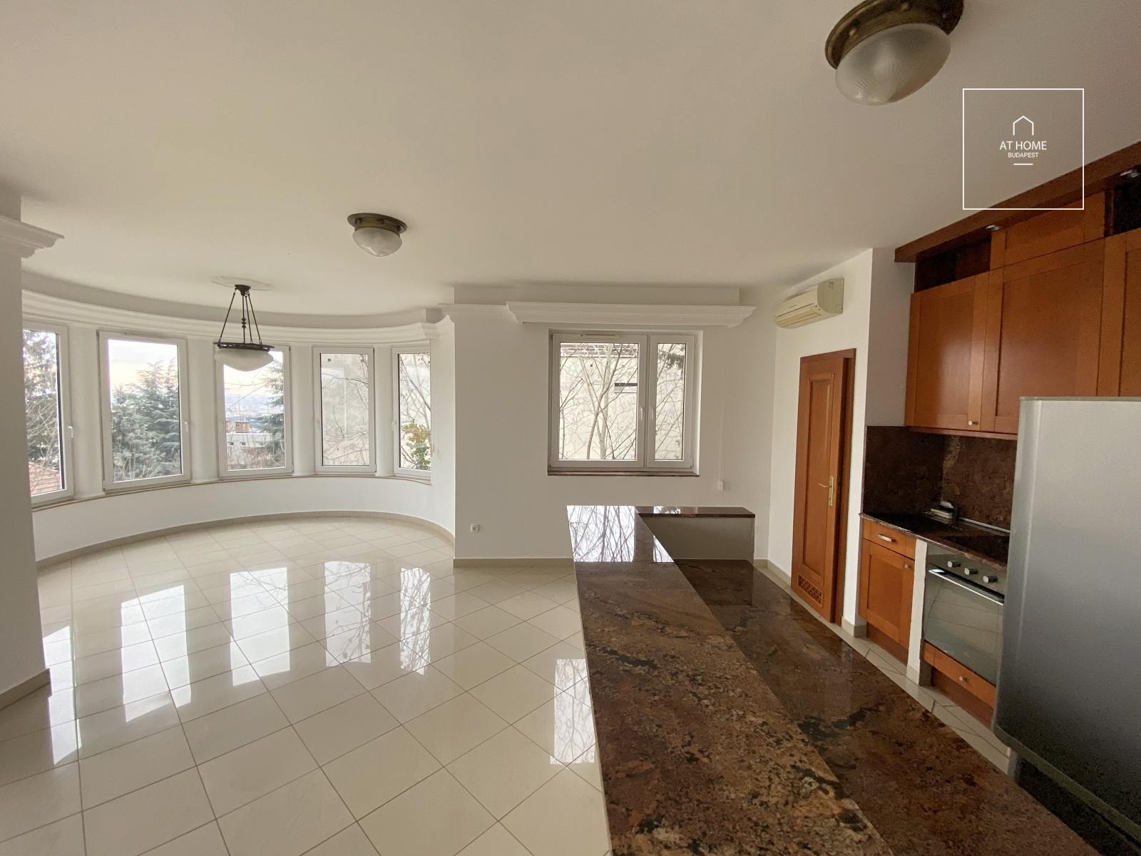 Greenbelt Three-Bedroom Apartment for Rent in Budapest’s 12th District, Kútvölgy