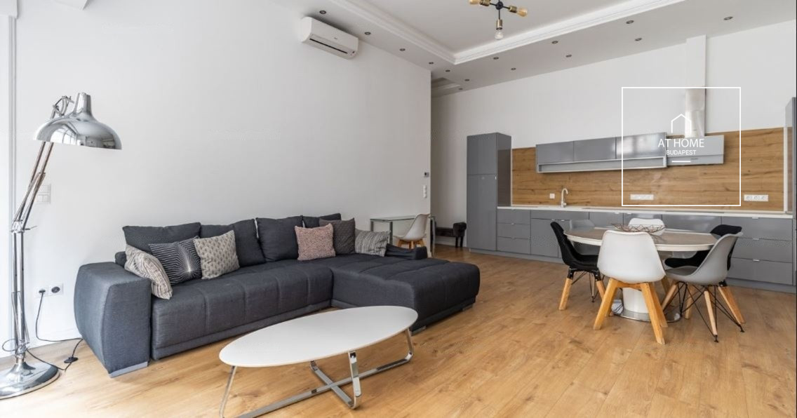 Stellar refurbished apartment in the 6th district