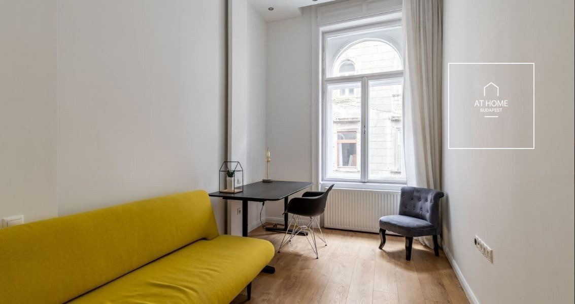 Stellar refurbished apartment in the 6th district
