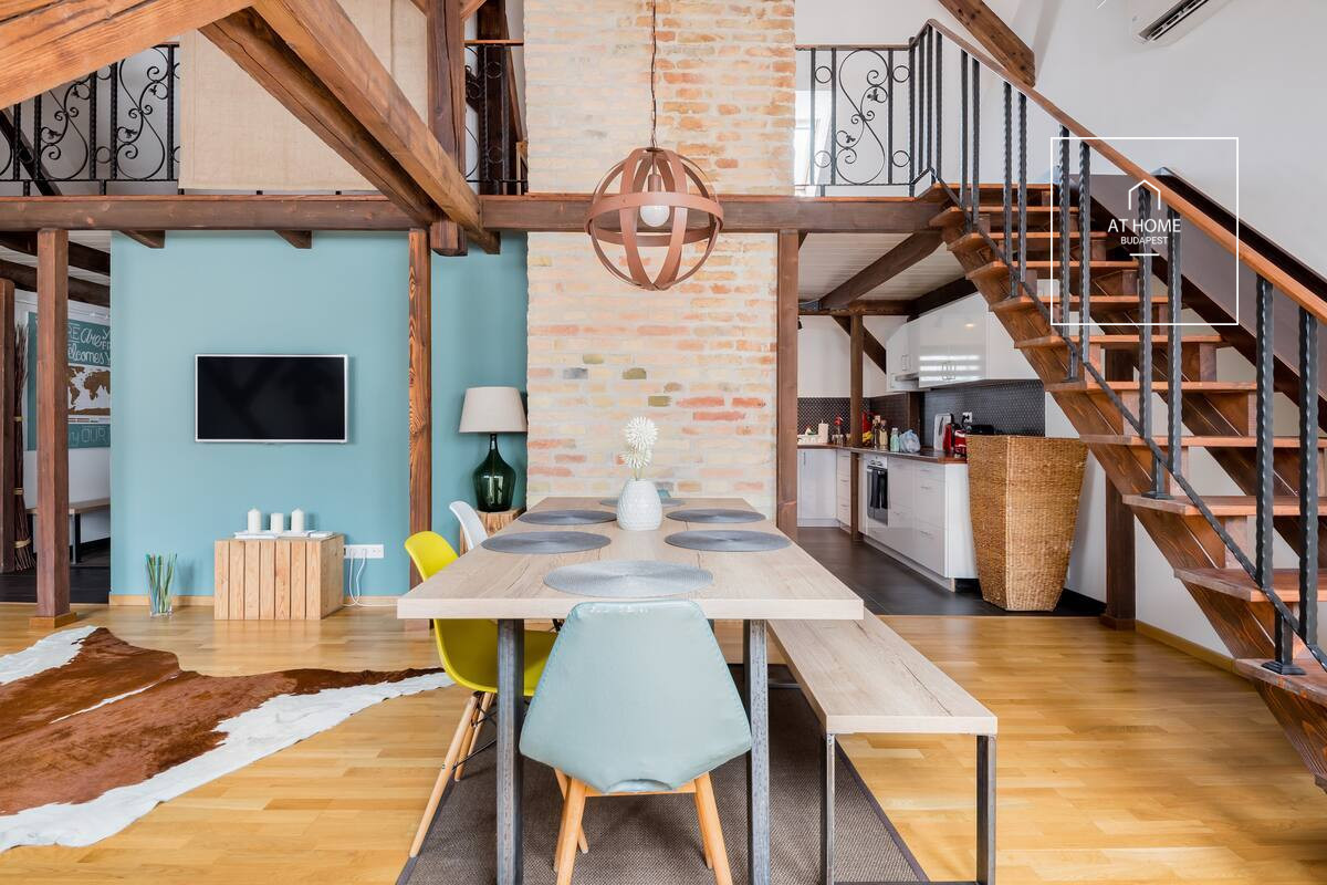 Bright and quiet two-bedroom attic apartment near the Basilica