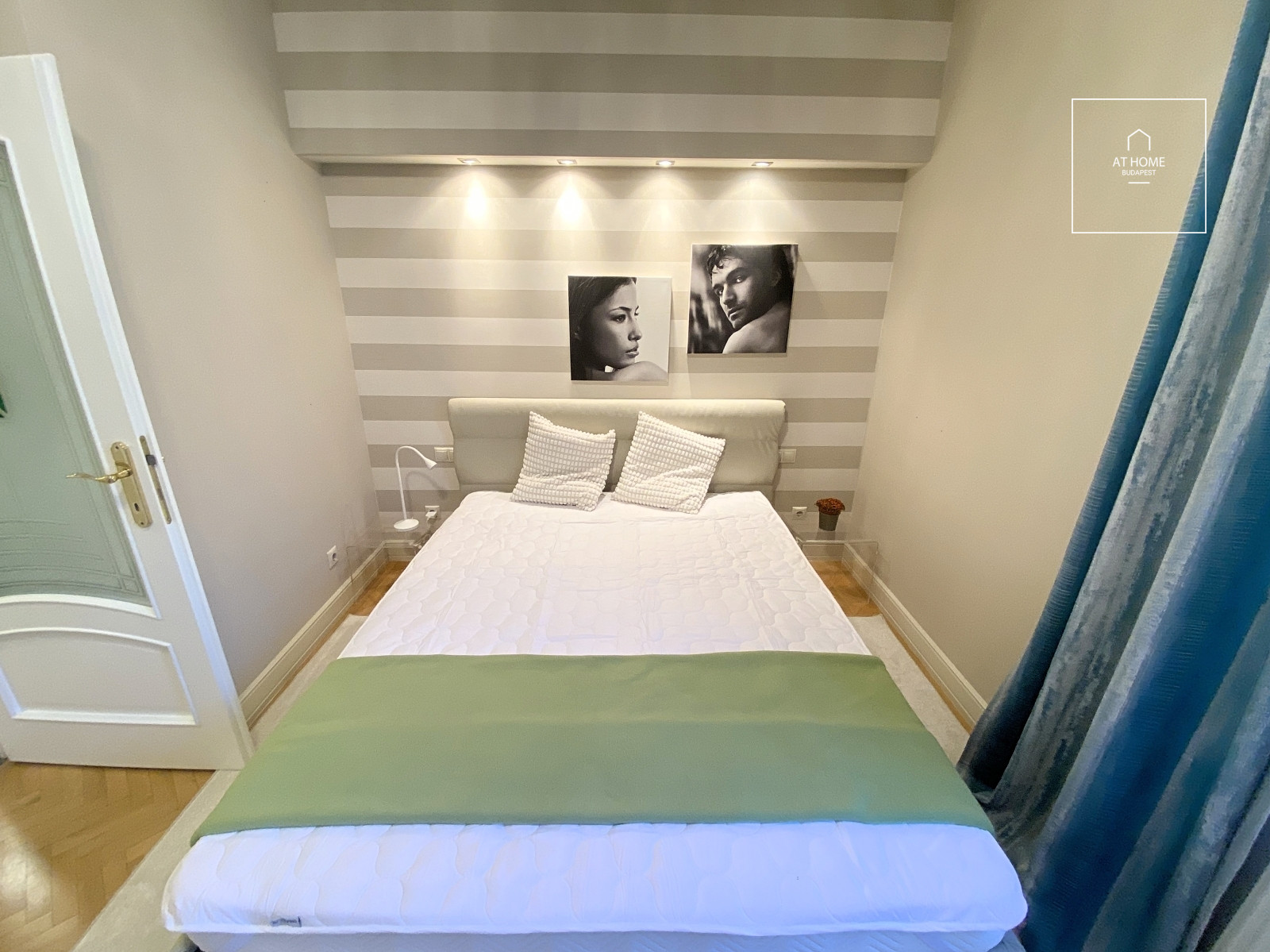 Exclusive, renovated 2-bedroom apartment with a terrace and garage in District II