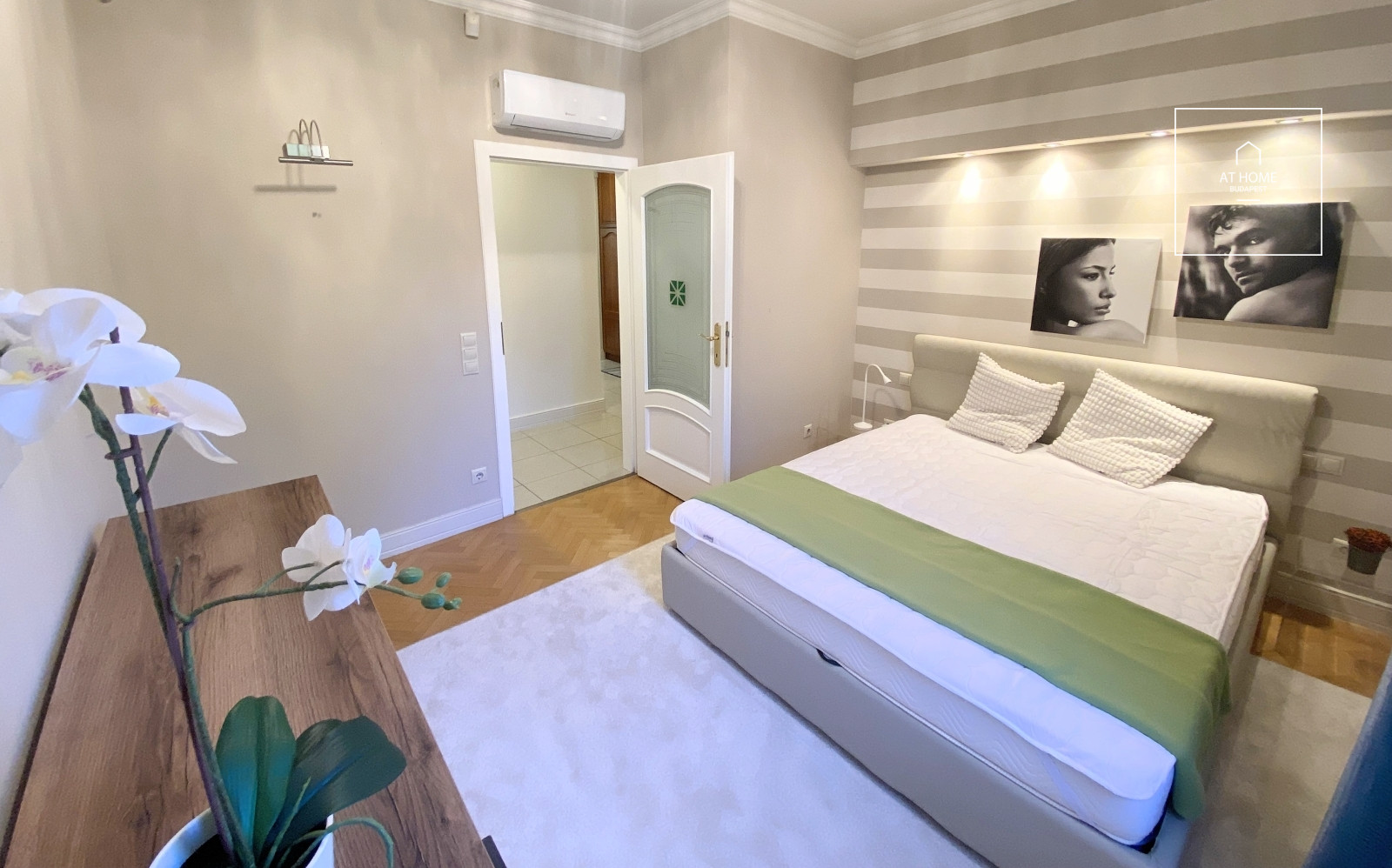 Exclusive, renovated 2-bedroom apartment with a terrace and garage in District II