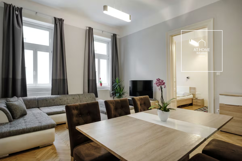 Modern downtown apartment with 2 bedrooms in District VI