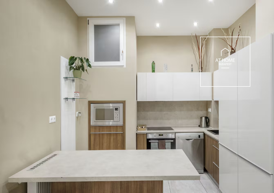 Modern downtown apartment with 2 bedrooms in District VI