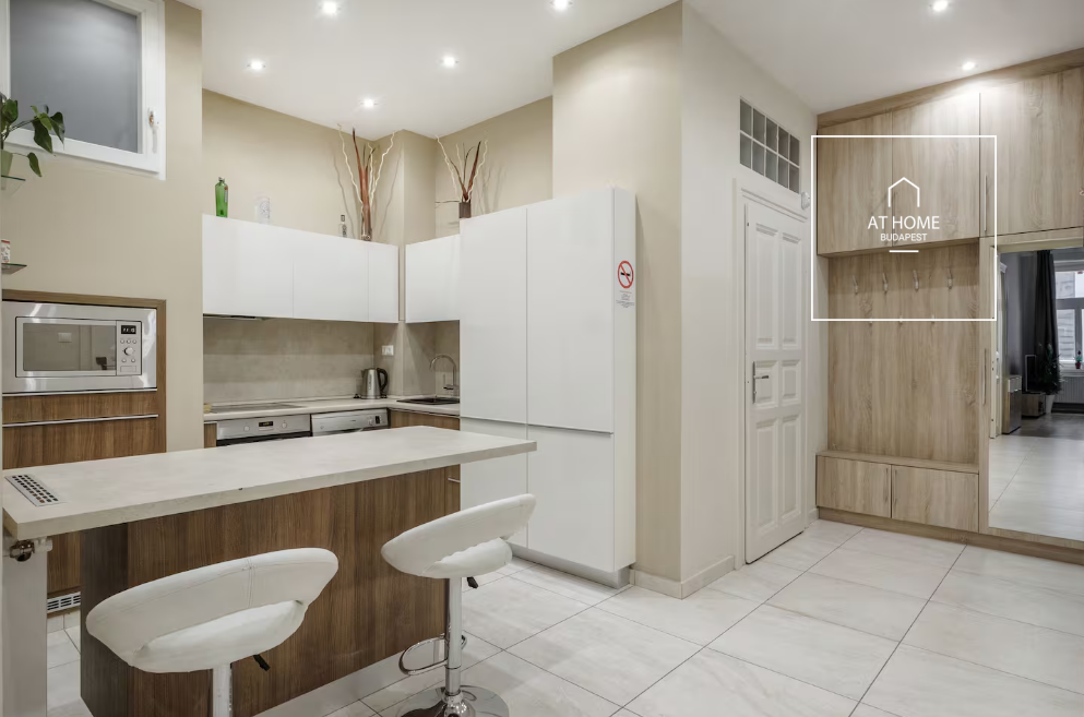 Modern downtown apartment with 2 bedrooms in District VI