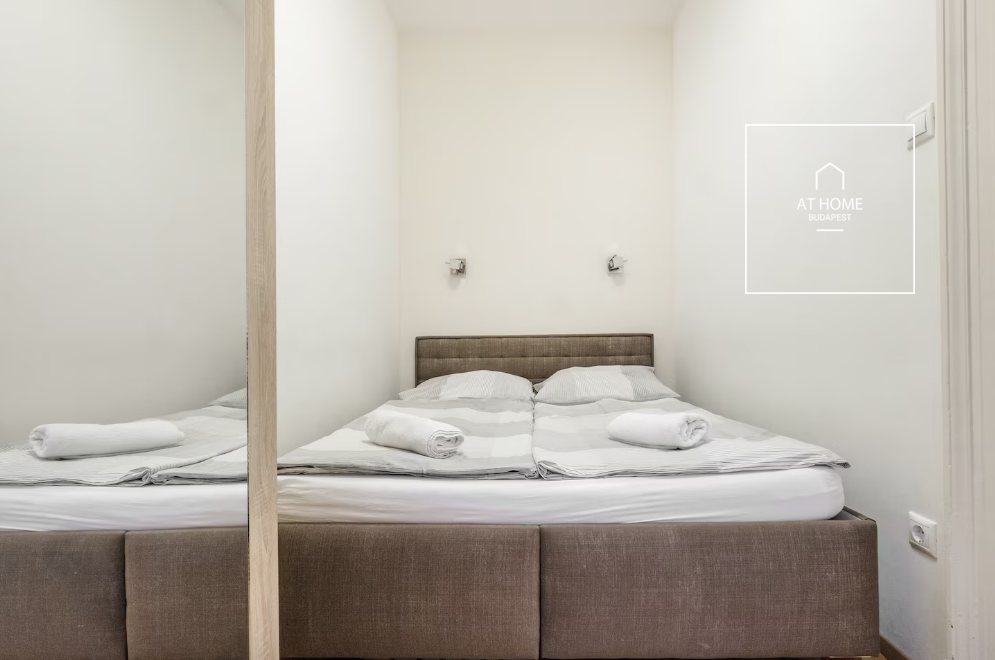 Modern downtown apartment with 2 bedrooms in District VI