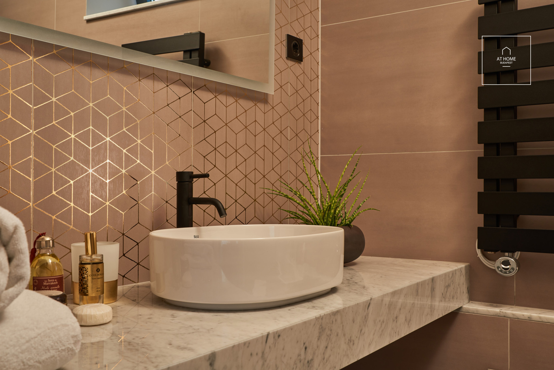 Tetőterasszal rendelkező, két hálószobás lakás kiadó Budapest VI. kerület, Terézváros