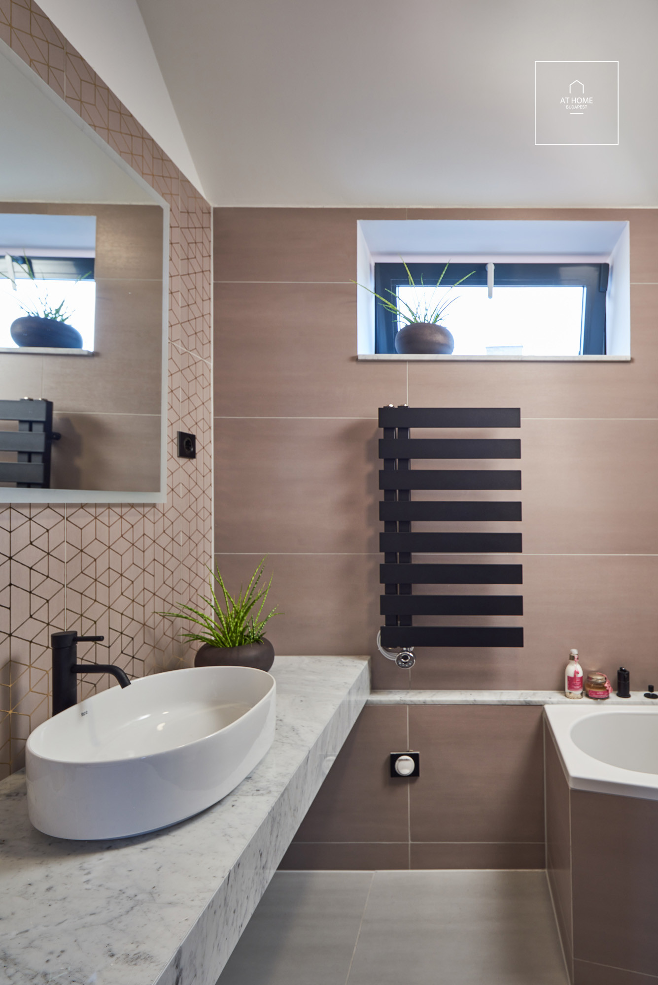 2 bedroom apartment with a roof terrace for rent Budapest VI. district, Terézváros