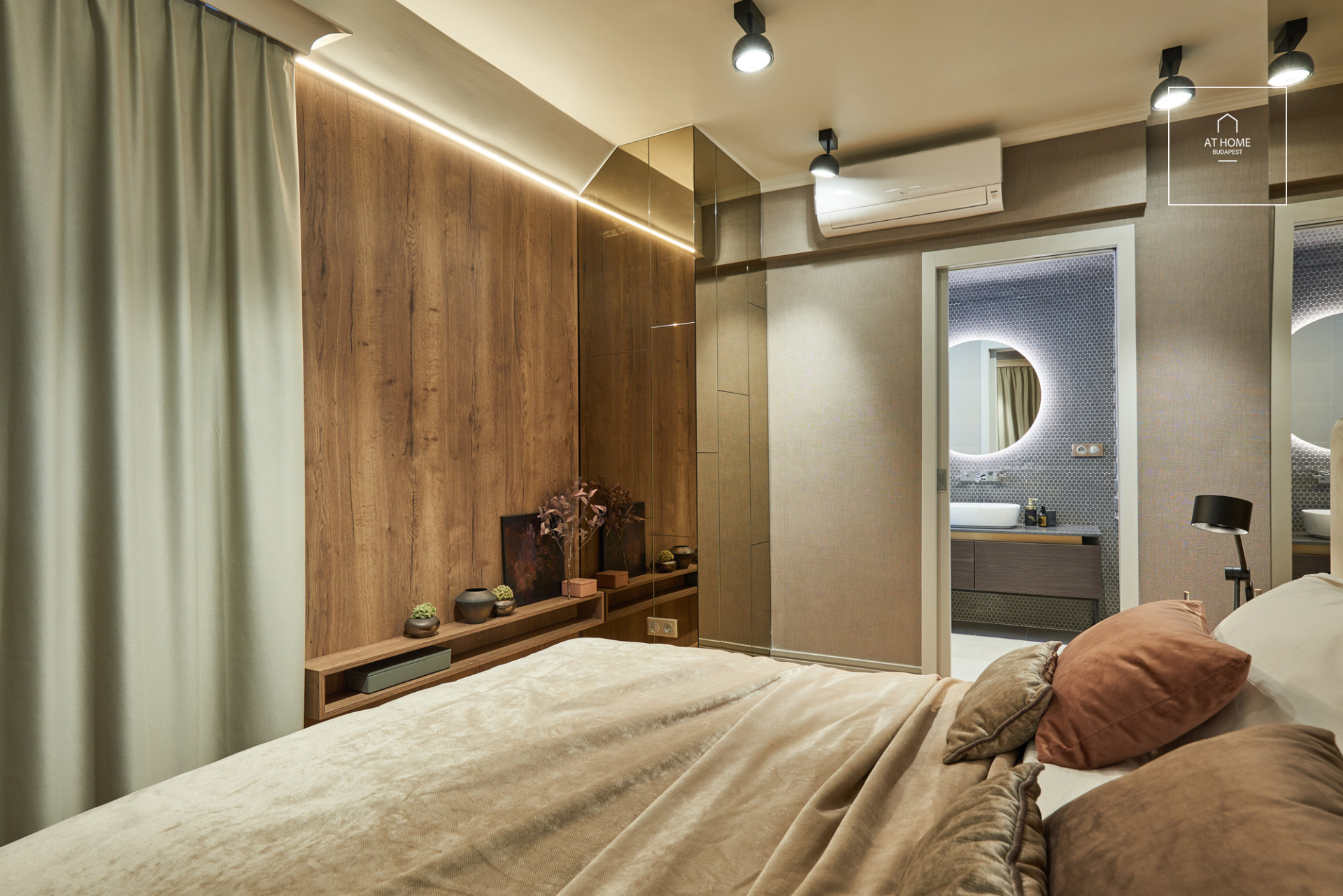 2 bedroom apartment with a roof terrace for rent Budapest VI. district, Terézváros