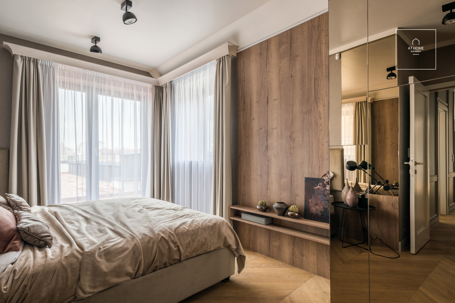 Tetőterasszal rendelkező, két hálószobás lakás kiadó Budapest VI. kerület, Terézváros