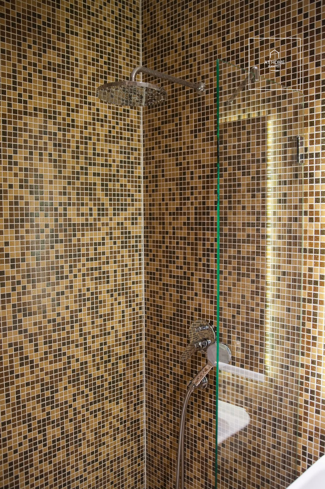 Two-bedroom, renovated apartment available for rent in Budapest, 5th district, Lipótváros