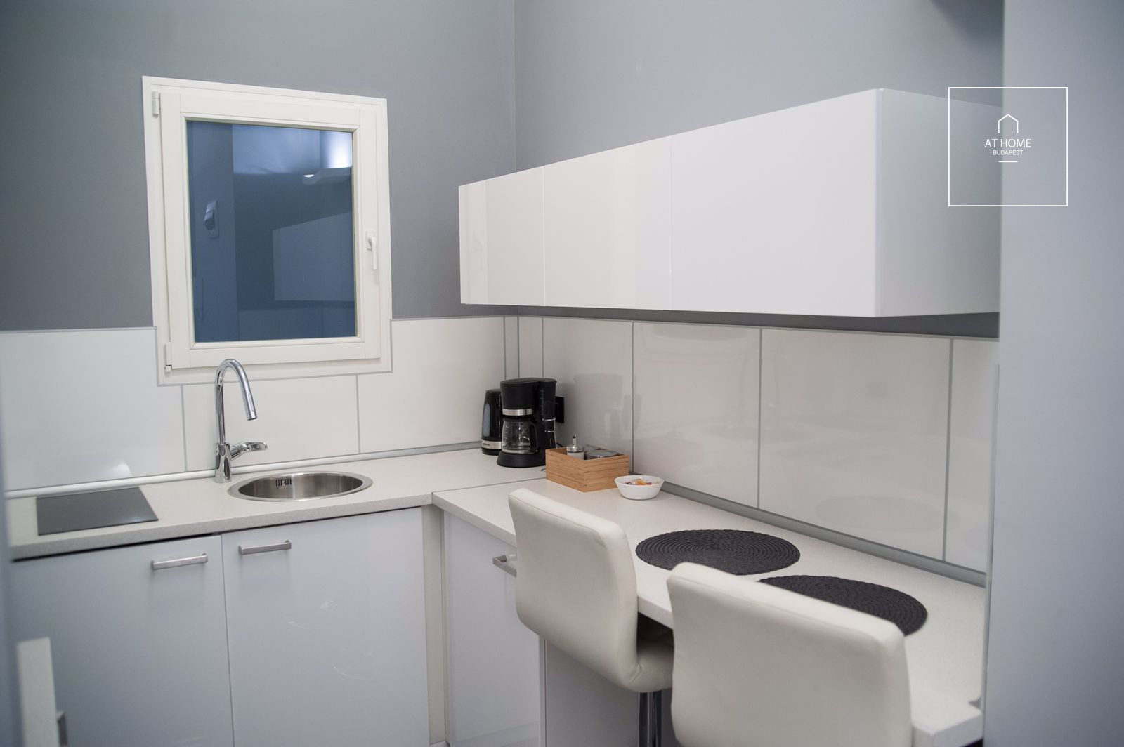 Two-bedroom, renovated apartment available for rent in Budapest, 5th district, Lipótváros