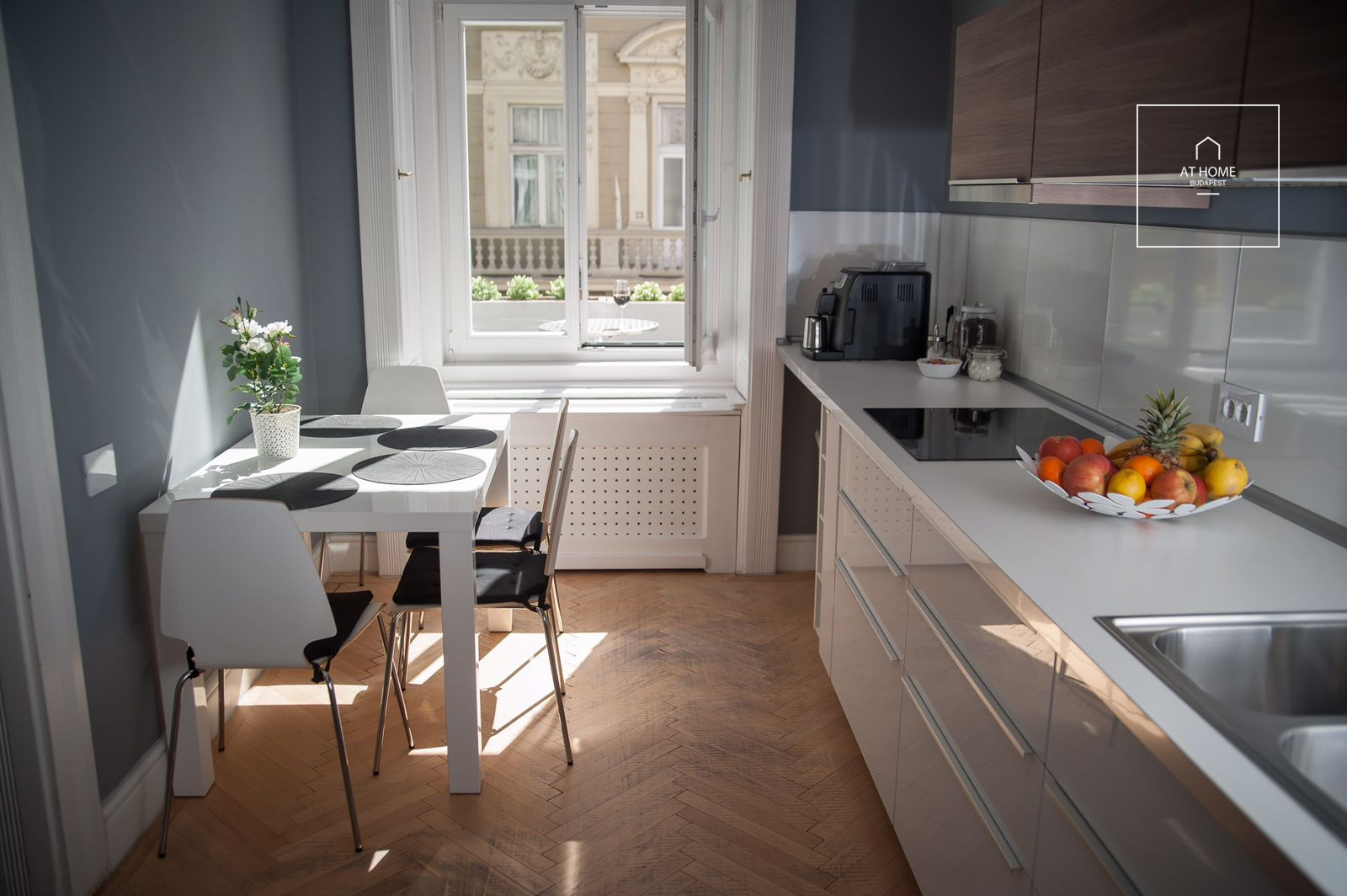 Two-bedroom, renovated apartment available for rent in Budapest, 5th district, Lipótváros