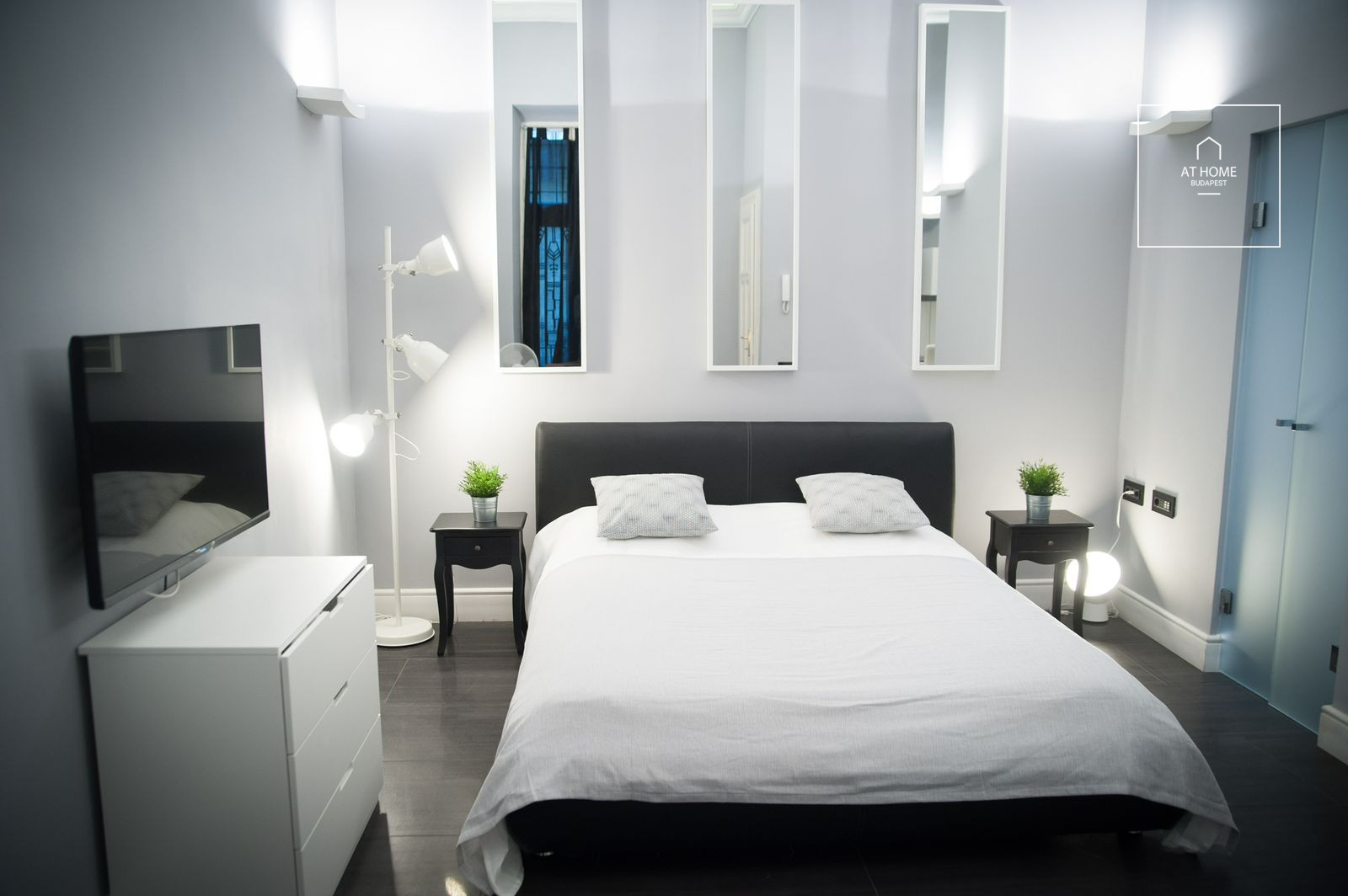 Two-bedroom, renovated apartment available for rent in Budapest, 5th district, Lipótváros