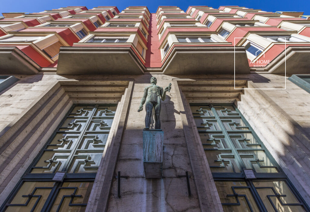 3-Bedroom Apartment for sale in the Heart of the City, Near the Parliament