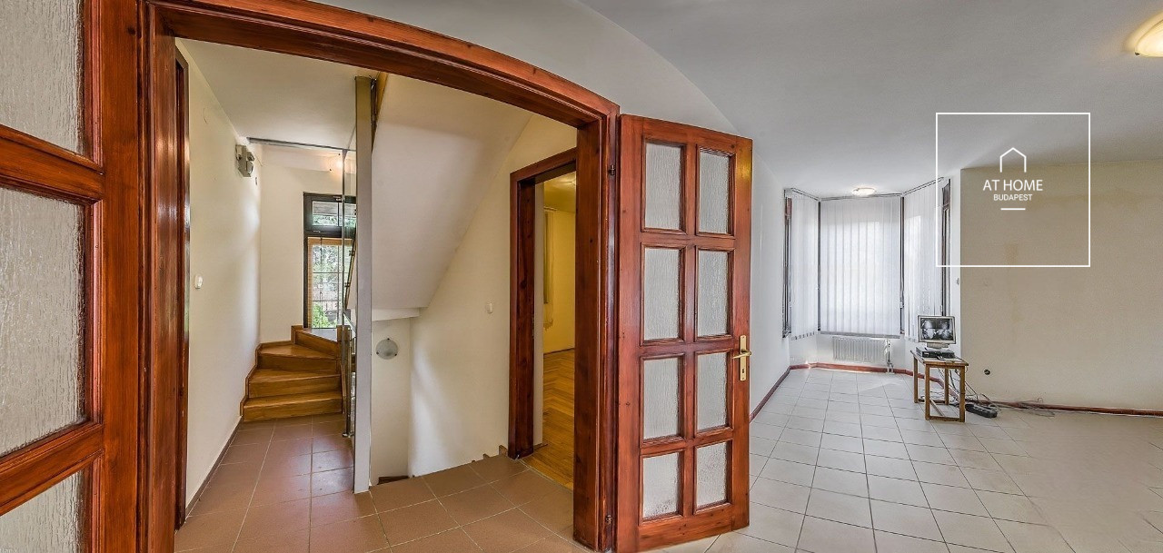 Energy-efficient 250 sqm semi-detached house with 5 bedrooms in District II/A