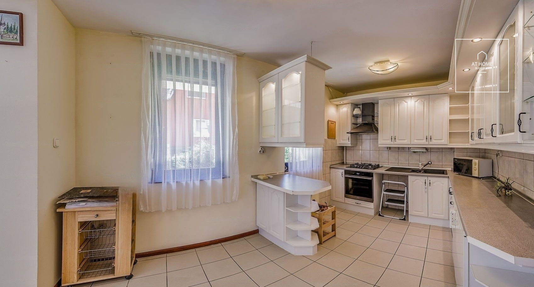 Energy-efficient 250 sqm semi-detached house with 5 bedrooms in District II/A