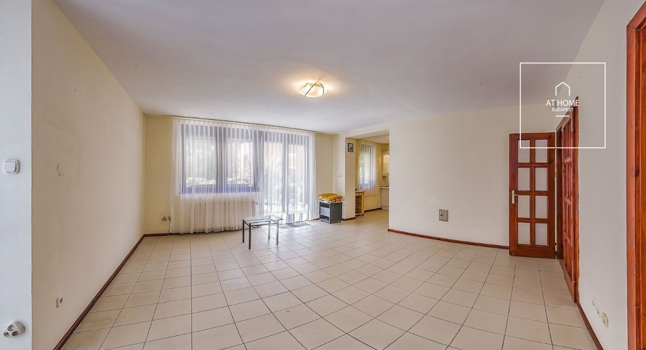 Energy-efficient 250 sqm semi-detached house with 5 bedrooms in District II/A