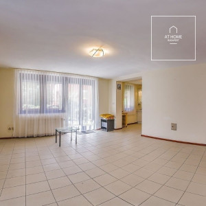 Energy-efficient 250 sqm semi-detached house with 5 bedrooms in District II/A