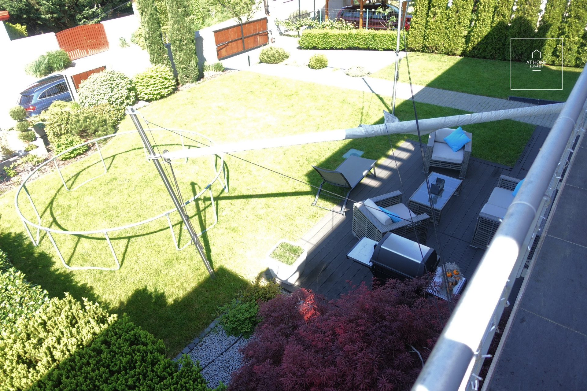 Exclusive minimal style separeted semi-detached house in the border of Budapest ( XI-XII district) in Budaörs is for rent