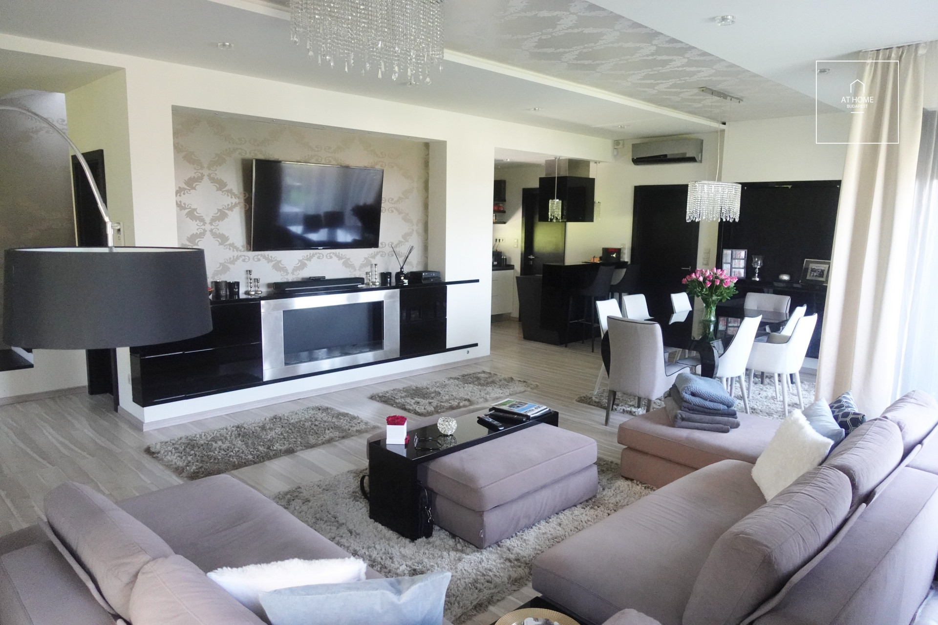 Exclusive minimal style separeted semi-detached house in the border of Budapest ( XI-XII district) in Budaörs is for rent