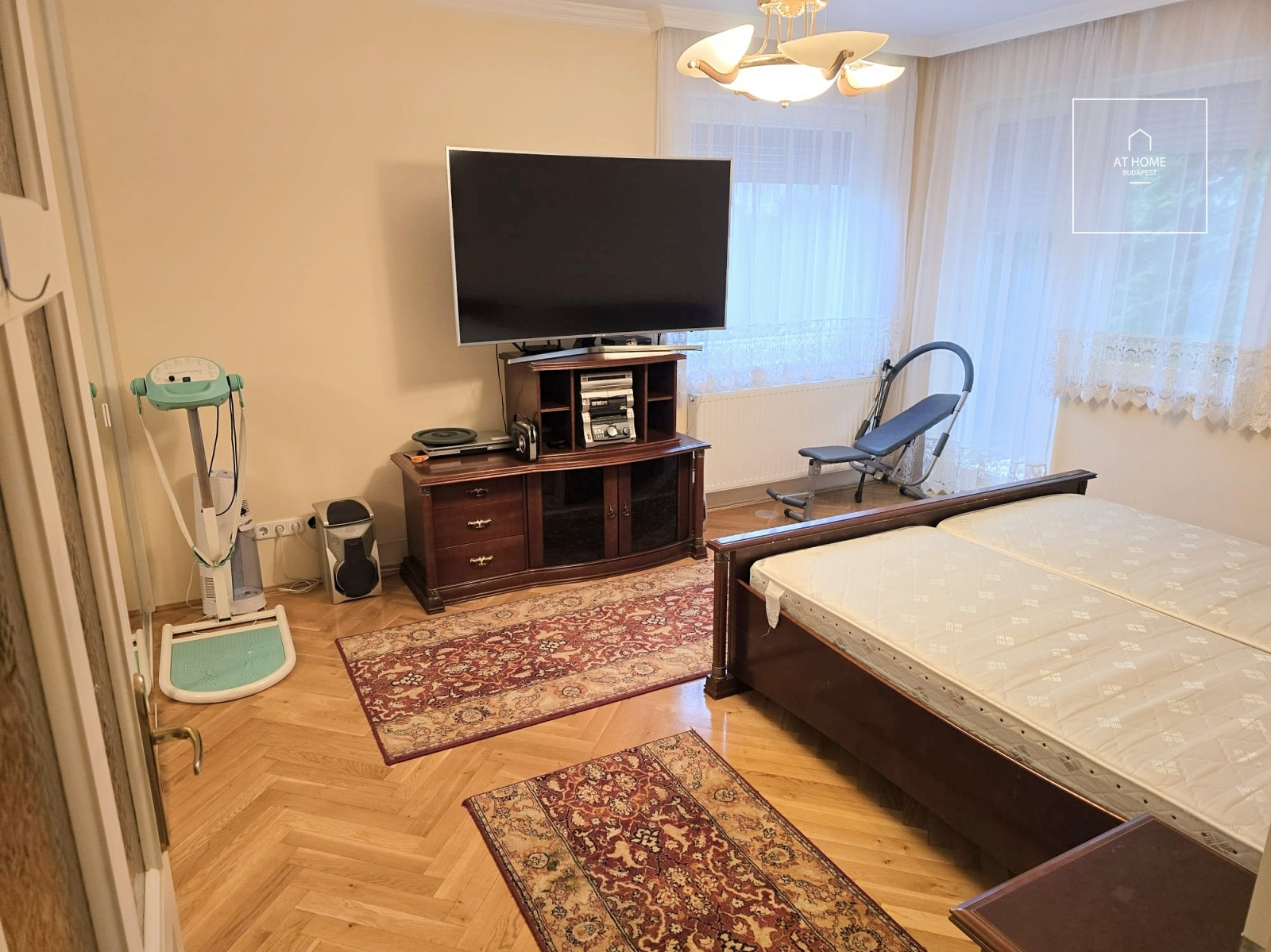 Három hálószobás, tágas  lakás kiadó Budapest II. kerület, Szépilona