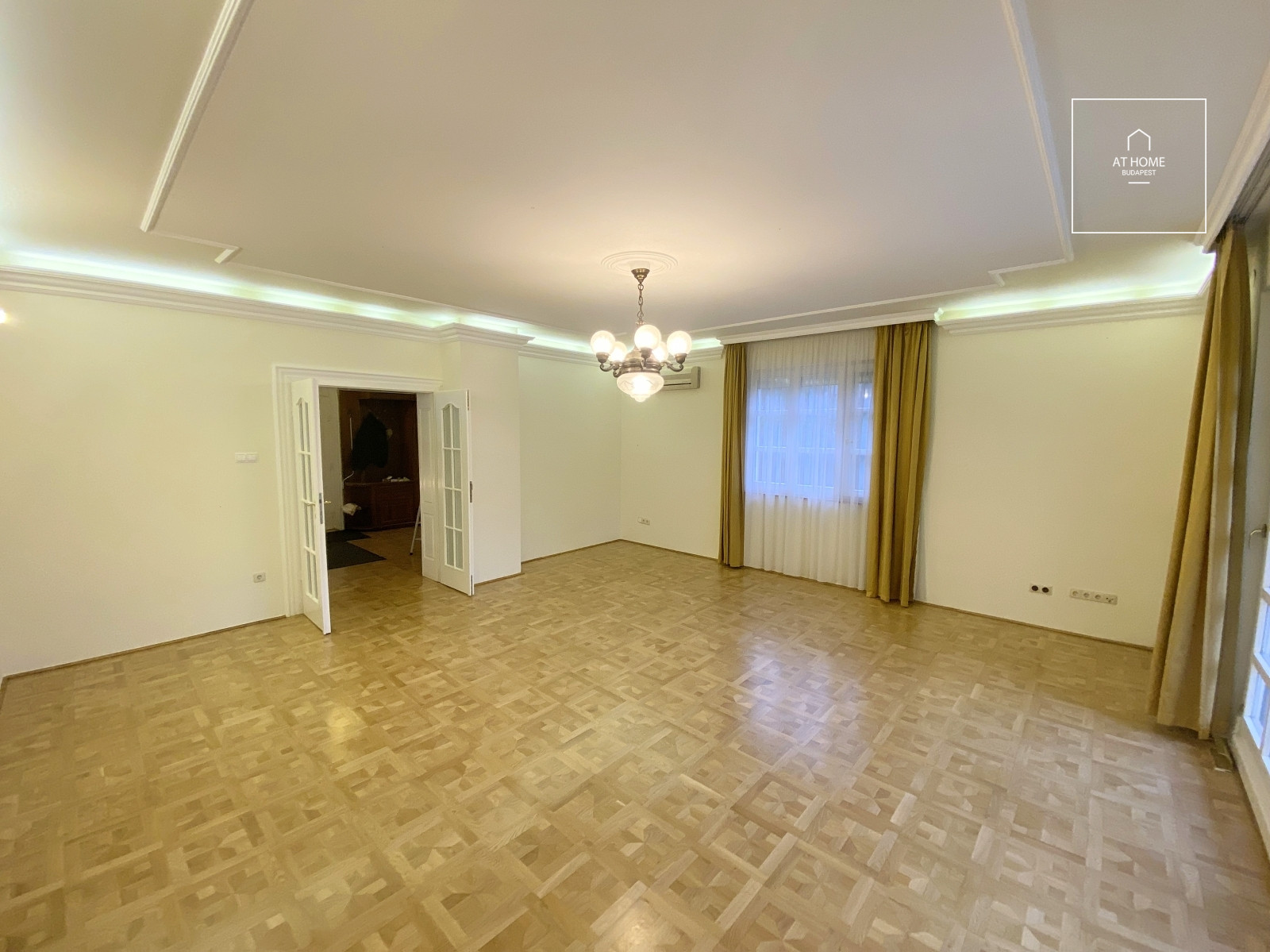 Elegant semi-detached house for rent Budapest XII. district, Mártonhegy