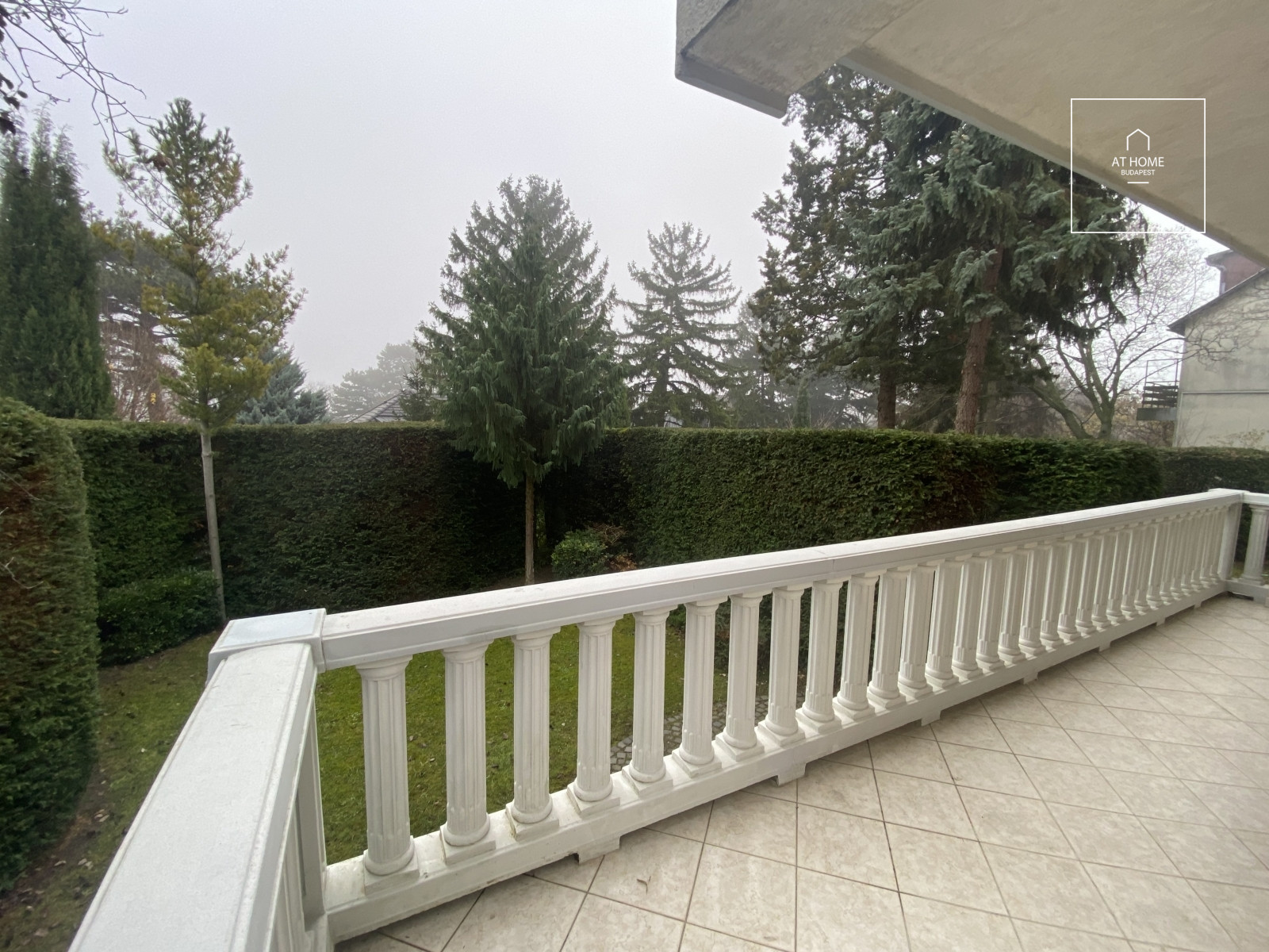 Elegant semi-detached house for rent Budapest XII. district, Mártonhegy