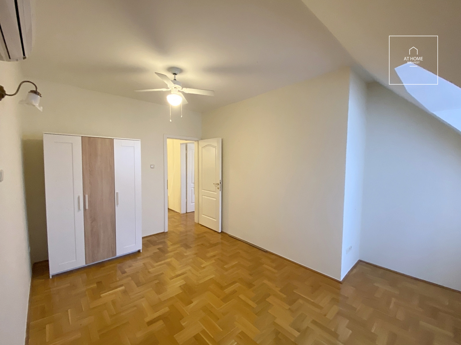 Elegant semi-detached house for rent Budapest XII. district, Mártonhegy