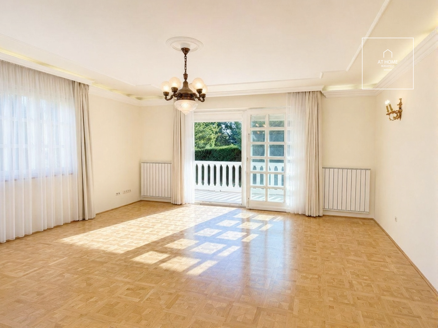Elegant semi-detached house for rent Budapest XII. district, Mártonhegy