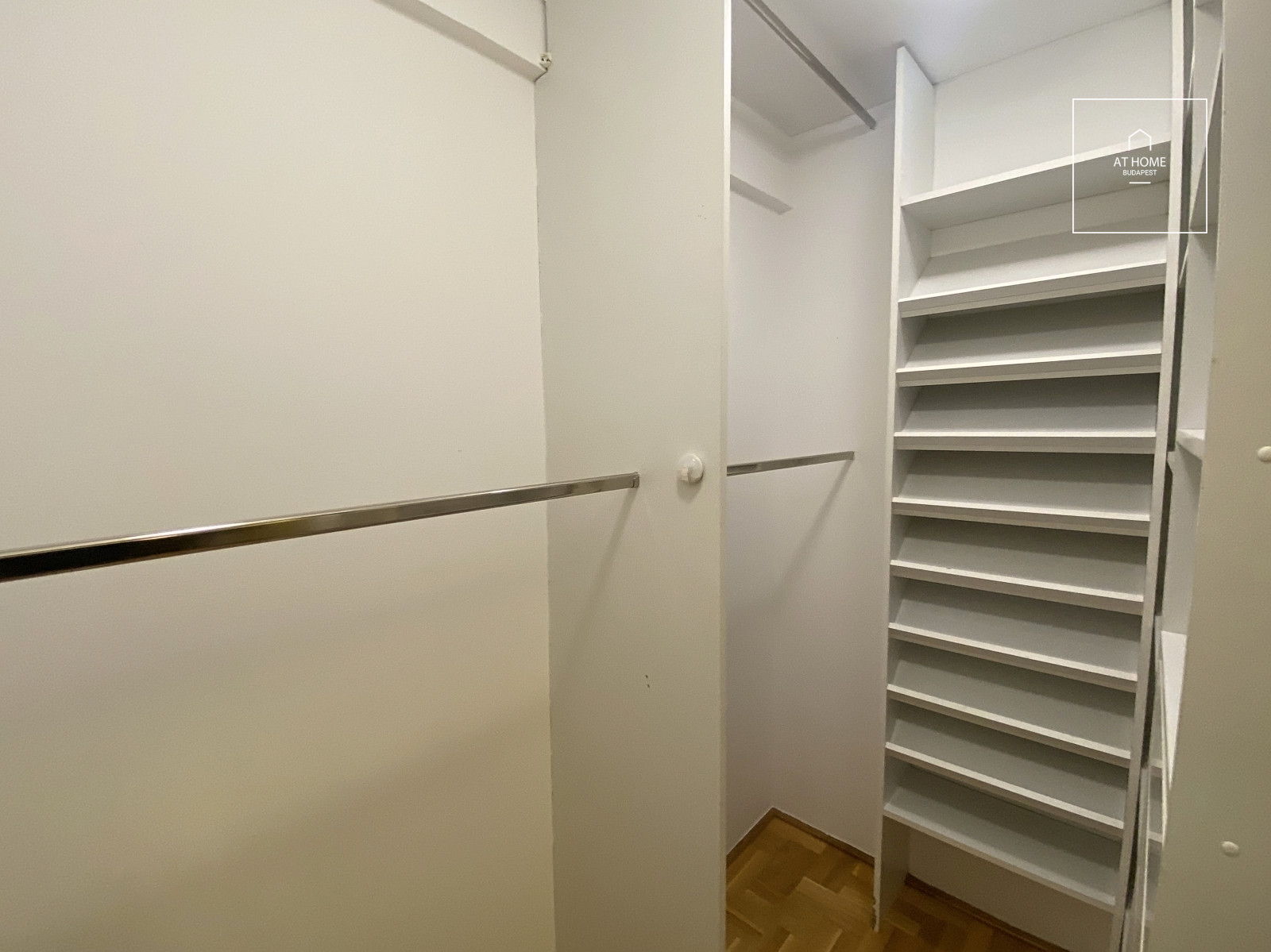 Elegant semi-detached house for rent Budapest XII. district, Mártonhegy