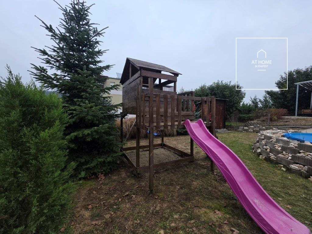 A renovated 97 sqm three-story apartment with a rooftop terrace, located in the 3rd district