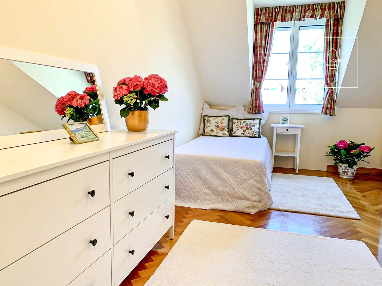 3 bedroom apartment for rent II. district Zöldmál