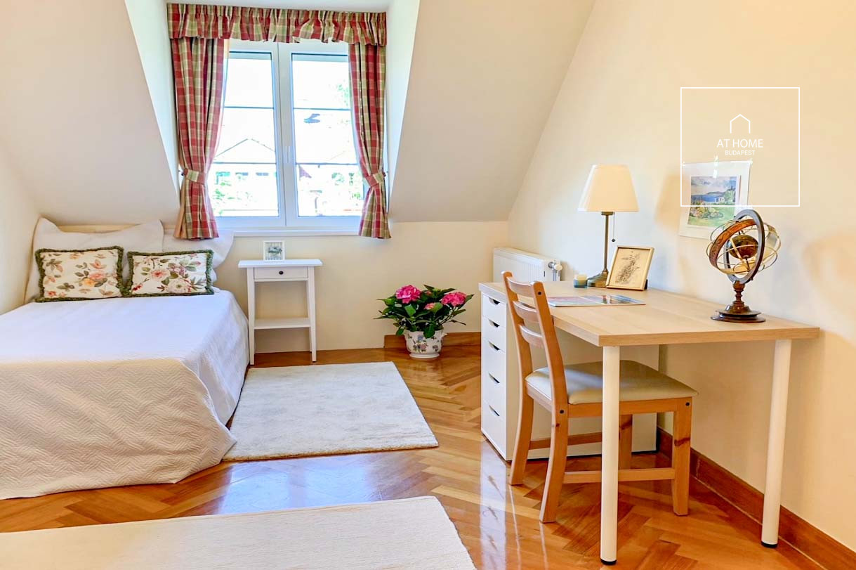 3 bedroom apartment for rent II. district Zöldmál