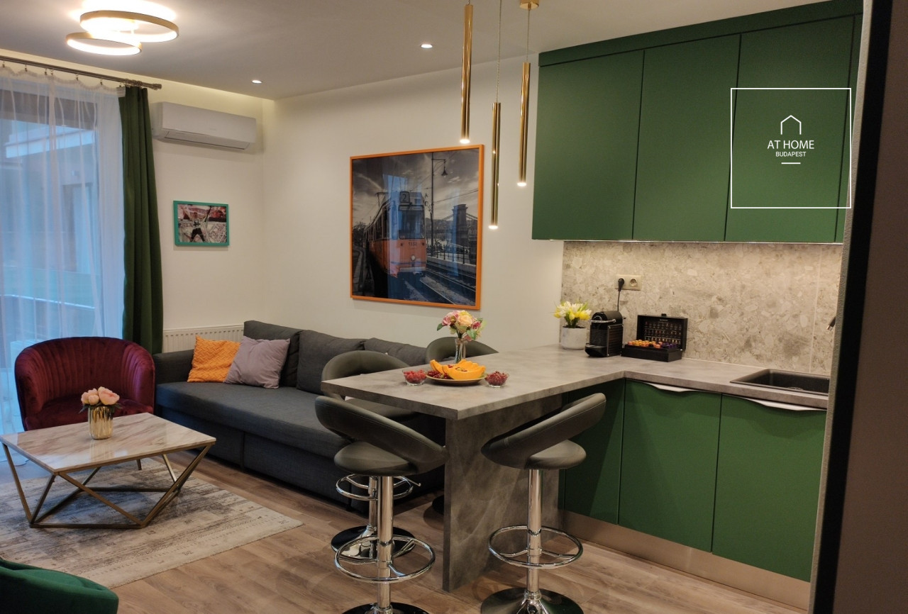 Exclusive 2-bedroom luxury apartment in Corvin-Negyed