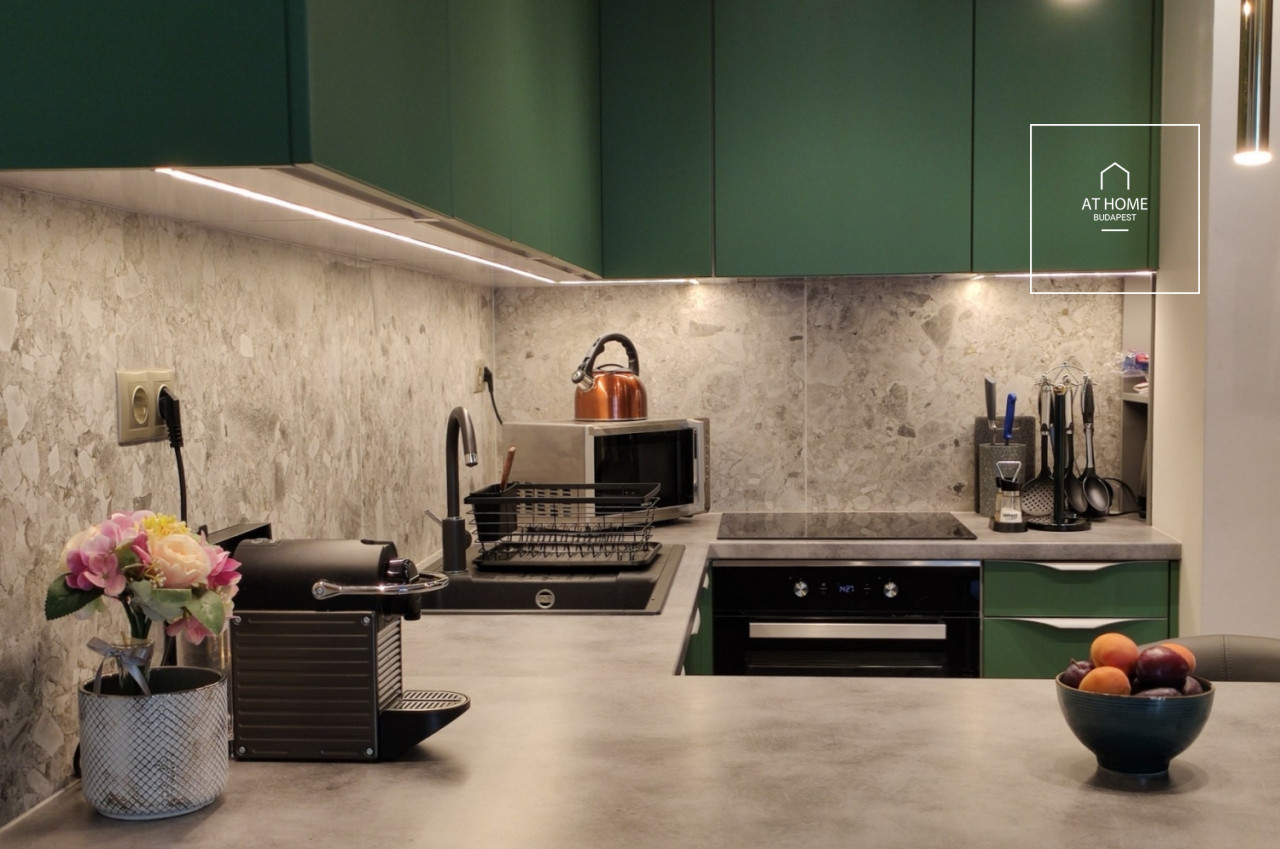 Exclusive 2-bedroom luxury apartment in Corvin-Negyed