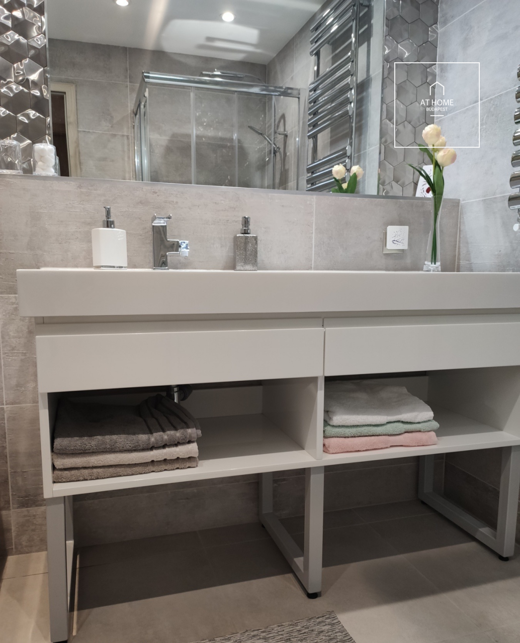 Exclusive 2-bedroom luxury apartment in Corvin-Negyed