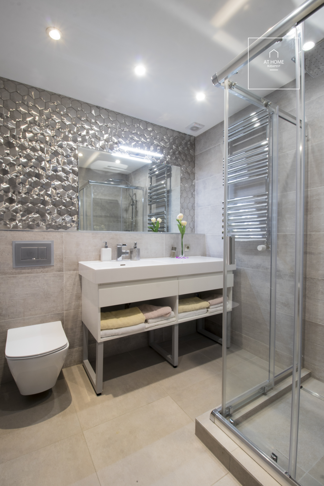 Exclusive 2-bedroom luxury apartment in Corvin-Negyed