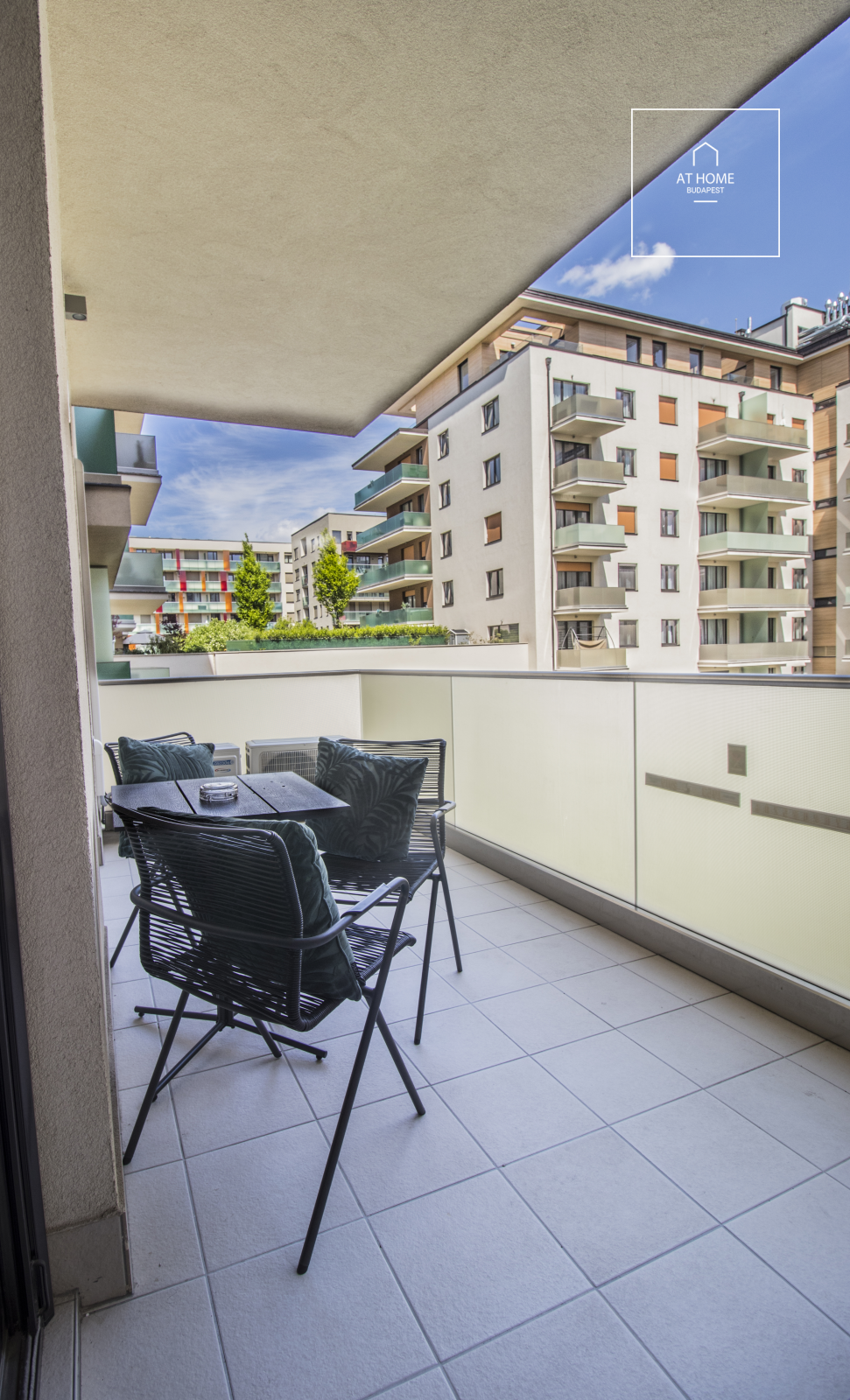 Exclusive 2-bedroom luxury apartment in Corvin-Negyed