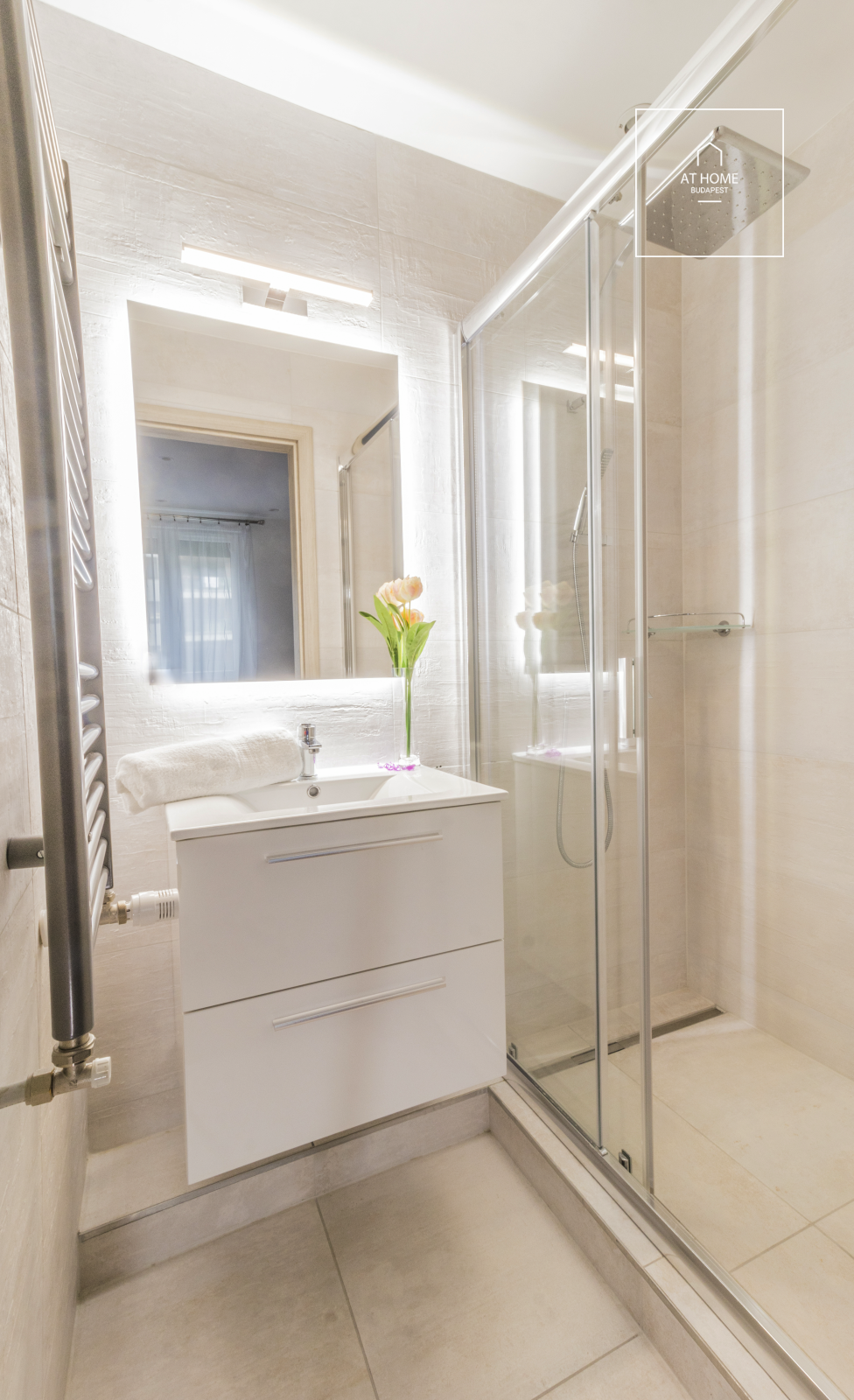 Exclusive 2-bedroom luxury apartment in Corvin-Negyed