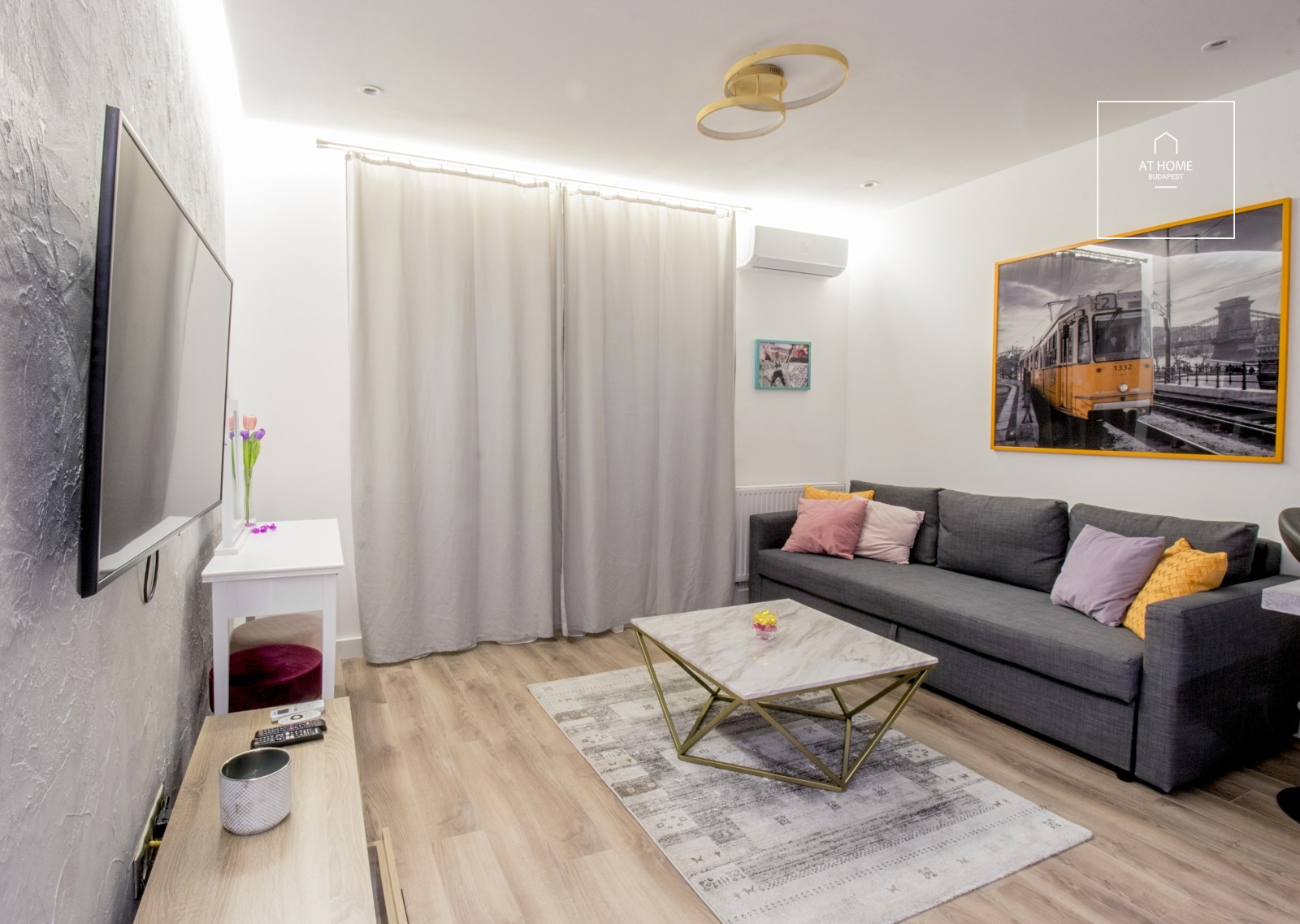 Exclusive 2-bedroom luxury apartment in Corvin-Negyed