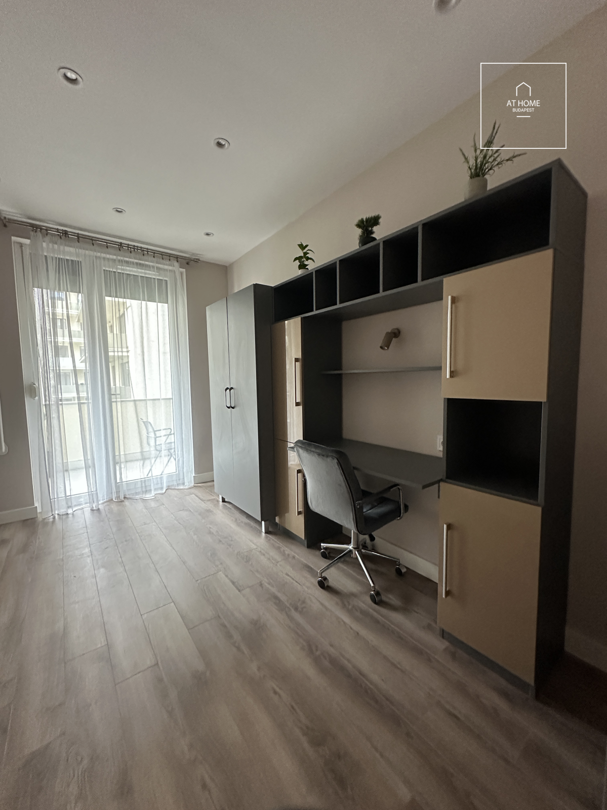 Exclusive 2-bedroom luxury apartment in Corvin-Negyed