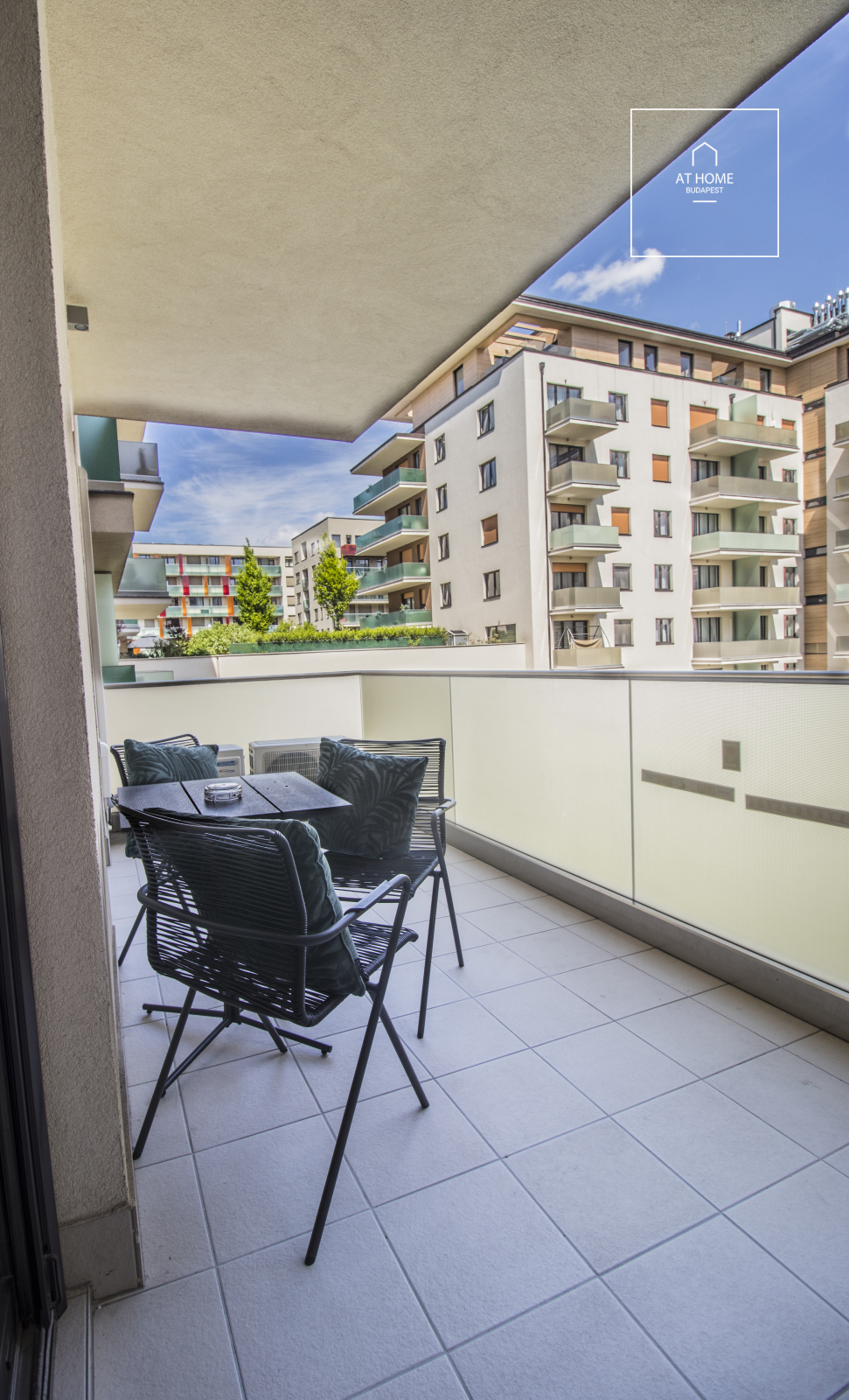 Exclusive 2-bedroom luxury apartment in Corvin-Negyed