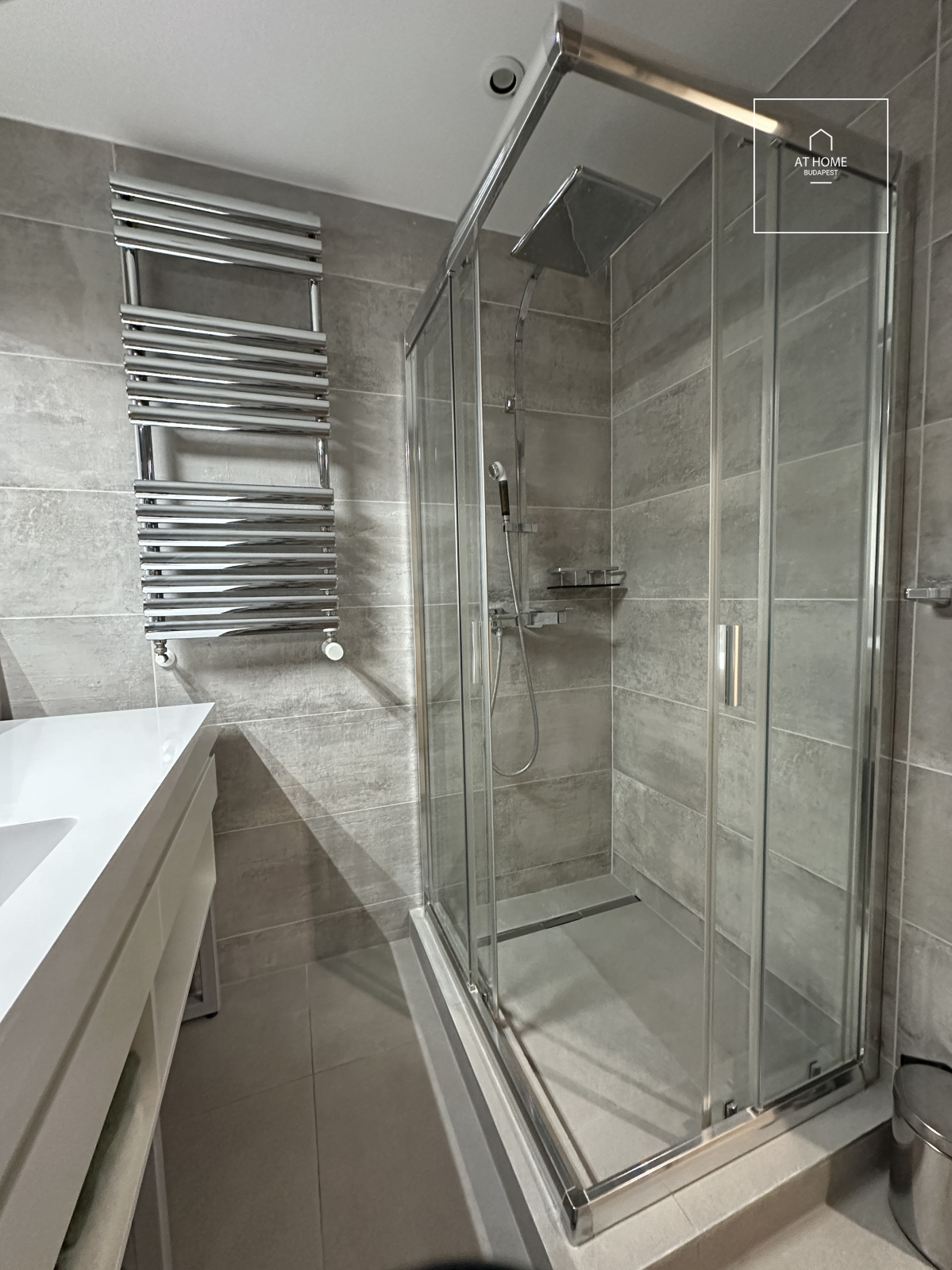 Exclusive 2-bedroom luxury apartment in Corvin-Negyed