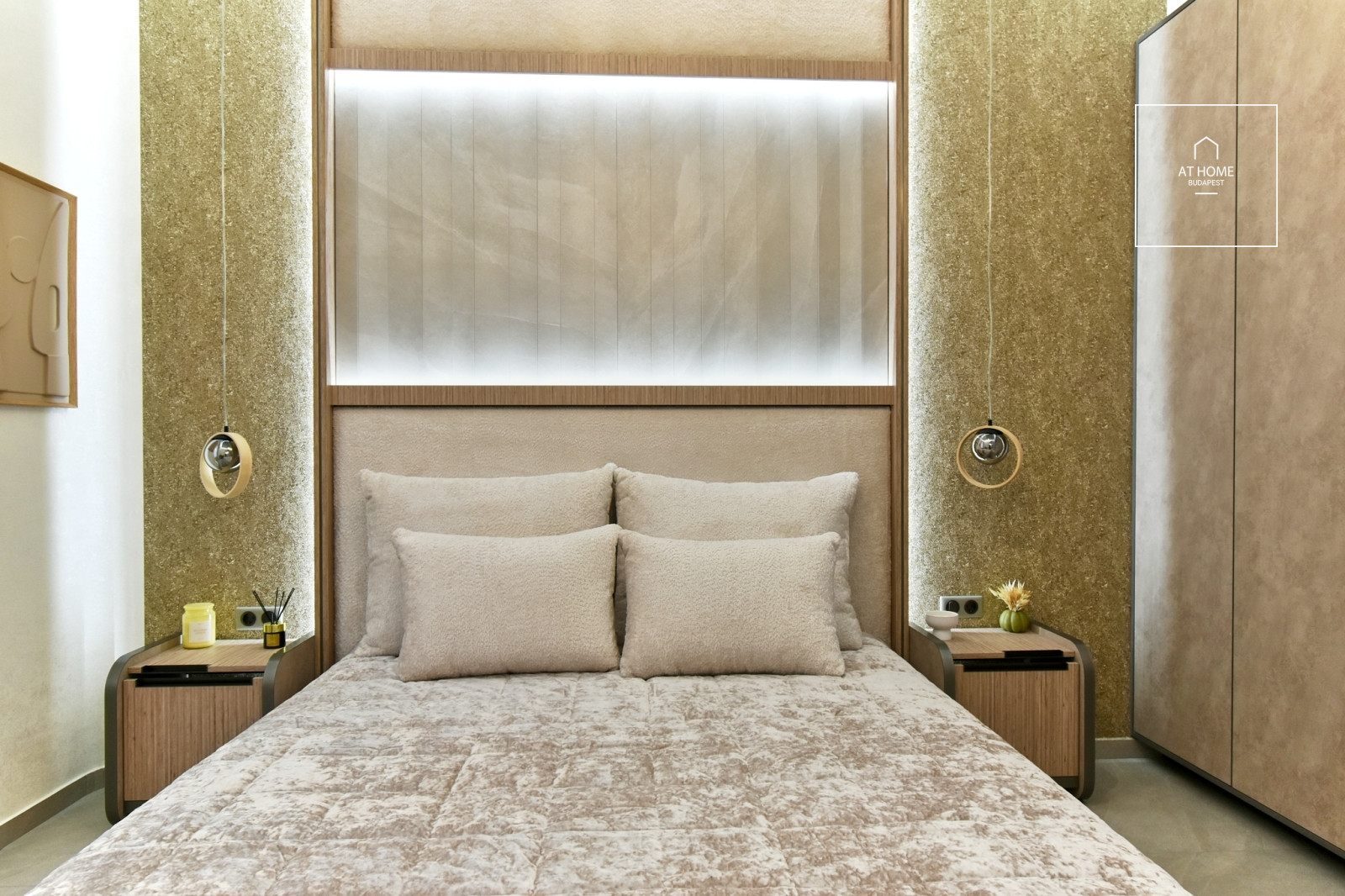 Renovated 103 sqm apartment with 3 bedrooms in District VI