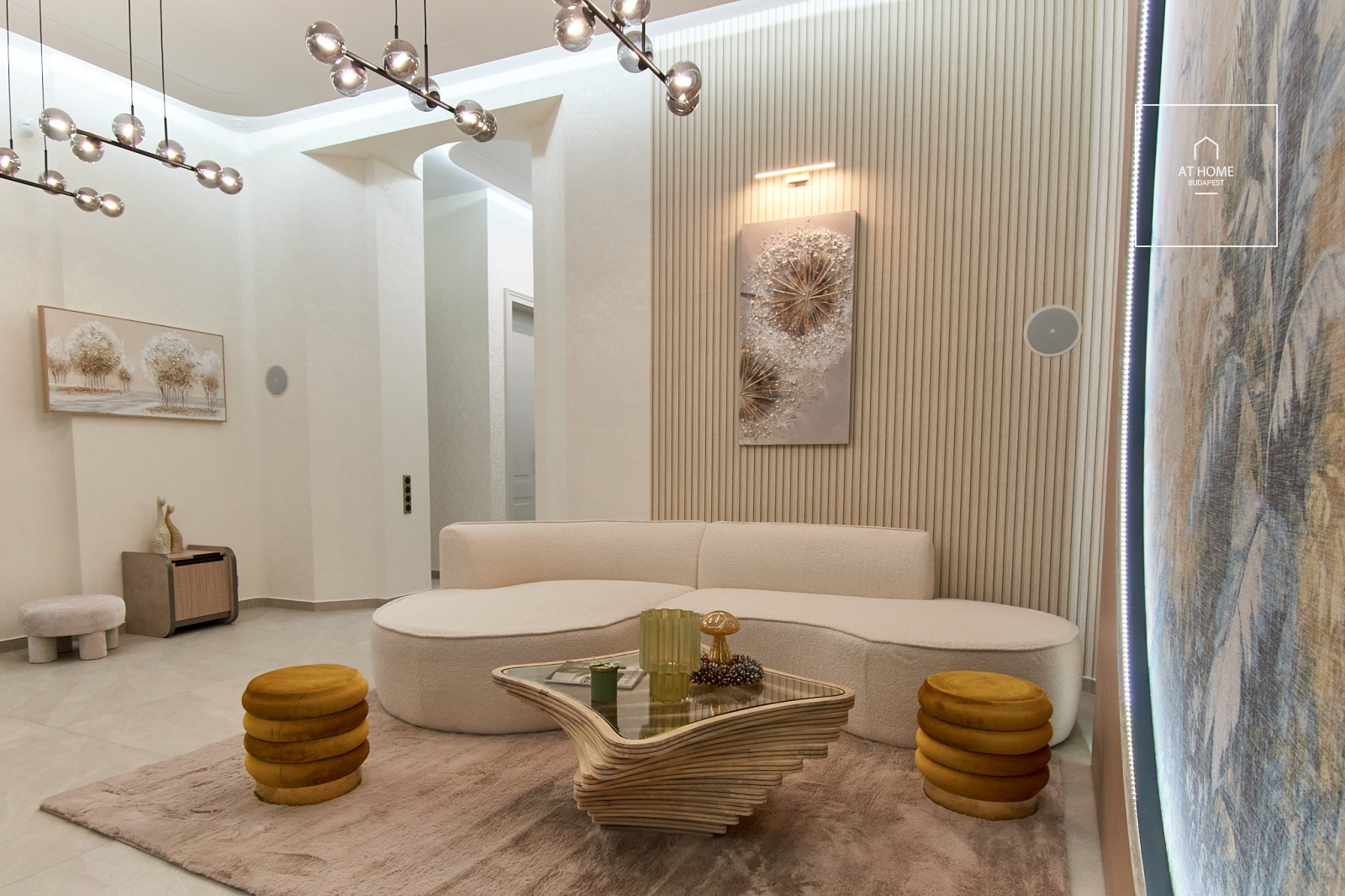 Renovated 103 sqm apartment with 3 bedrooms in District VI