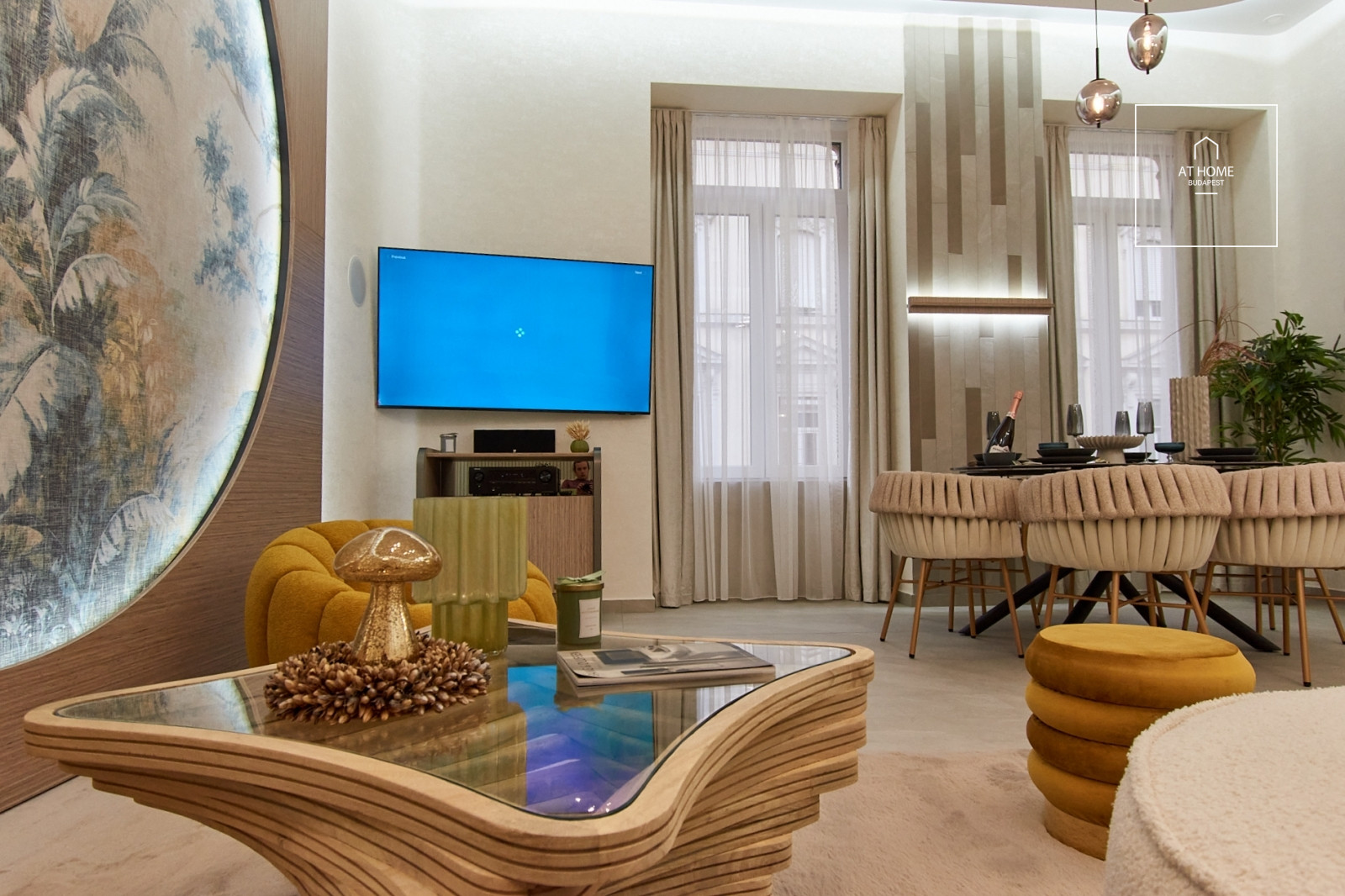 Renovated 103 sqm apartment with 3 bedrooms in District VI