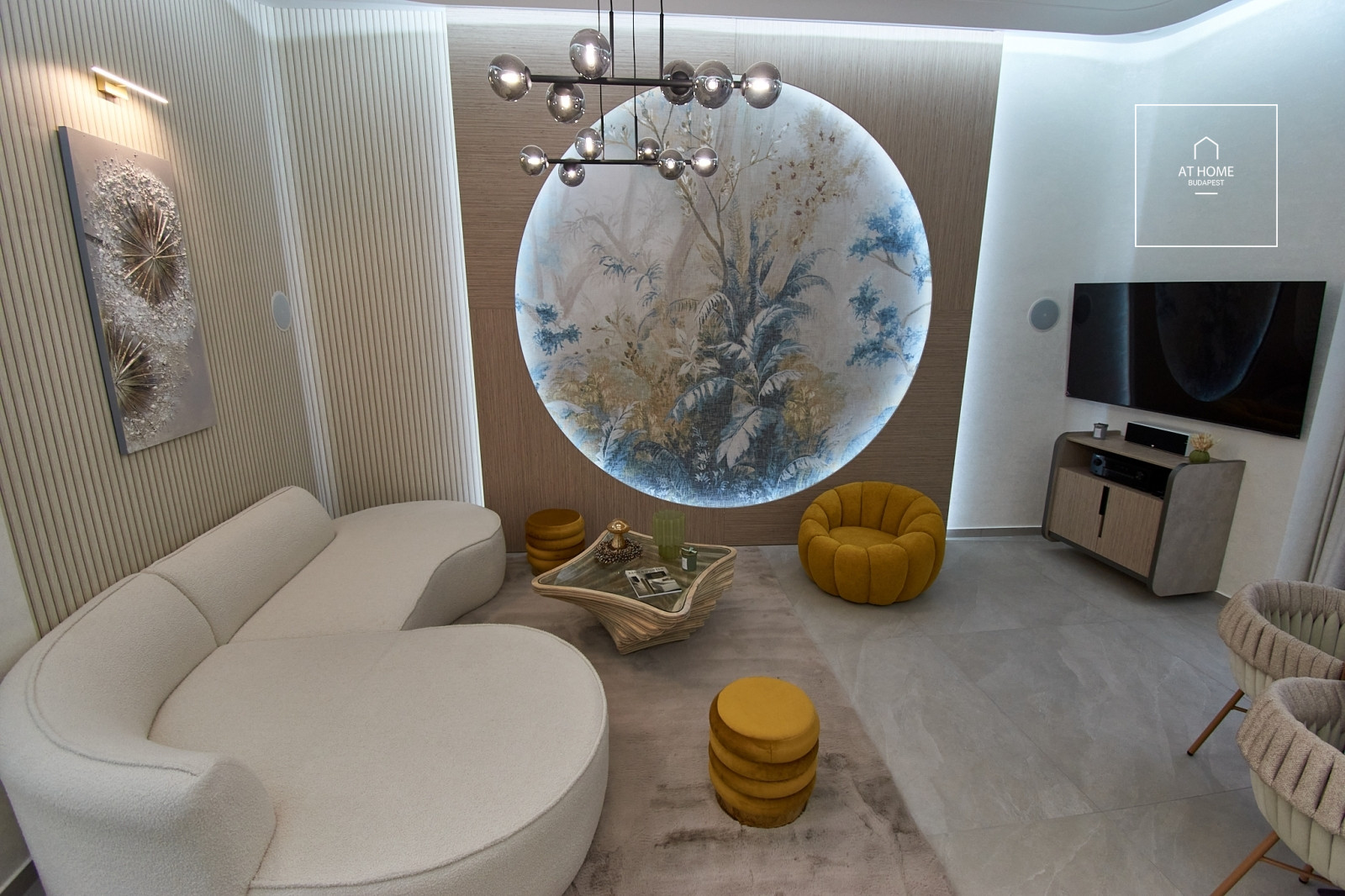 Renovated 103 sqm apartment with 3 bedrooms in District VI